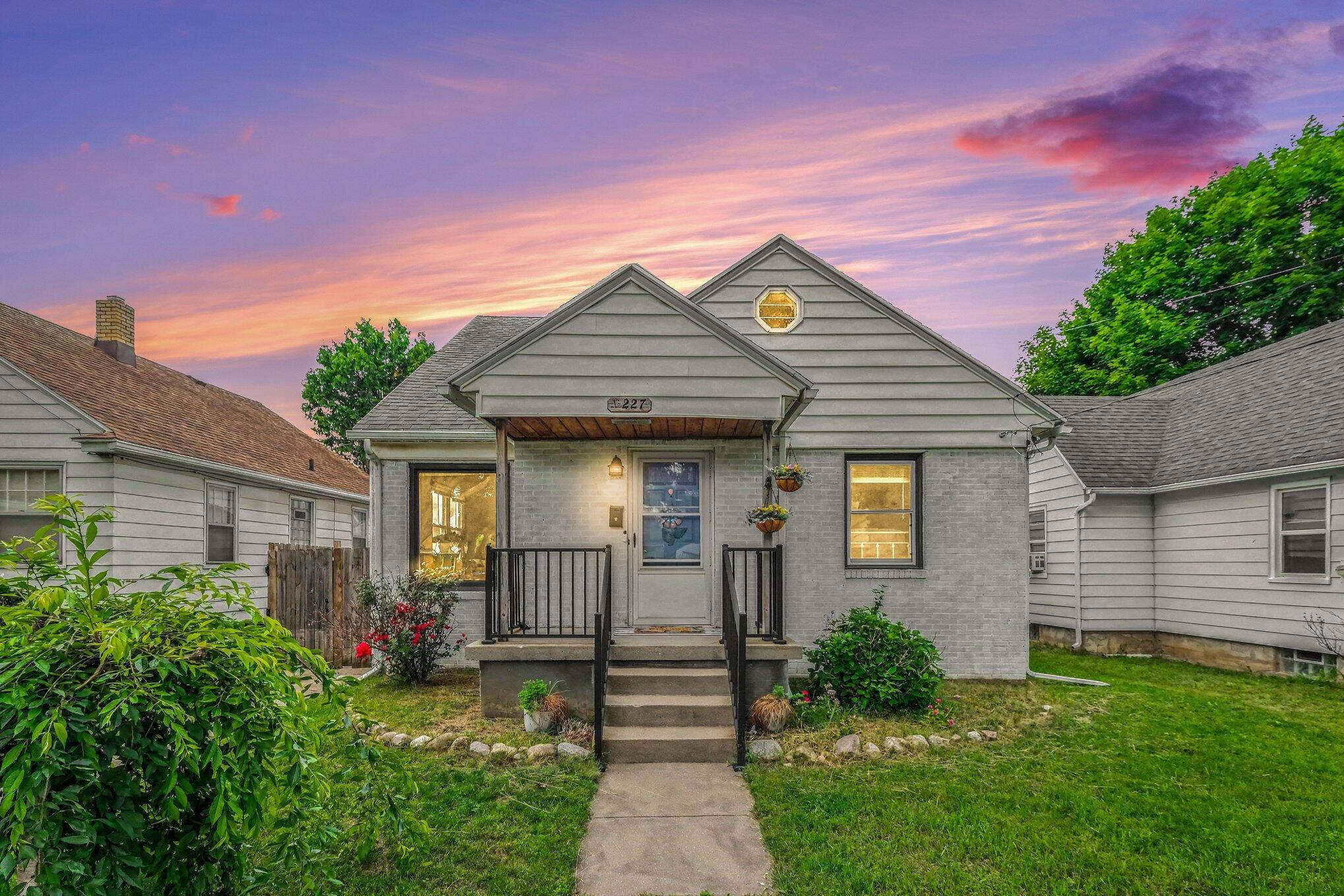 227 Leyden Avenue SW Grand Rapids MI 49504