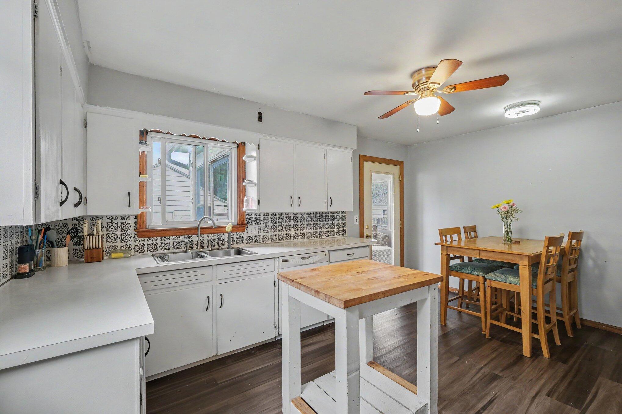 227 Leyden Avenue SW Grand Rapids MI 49504
