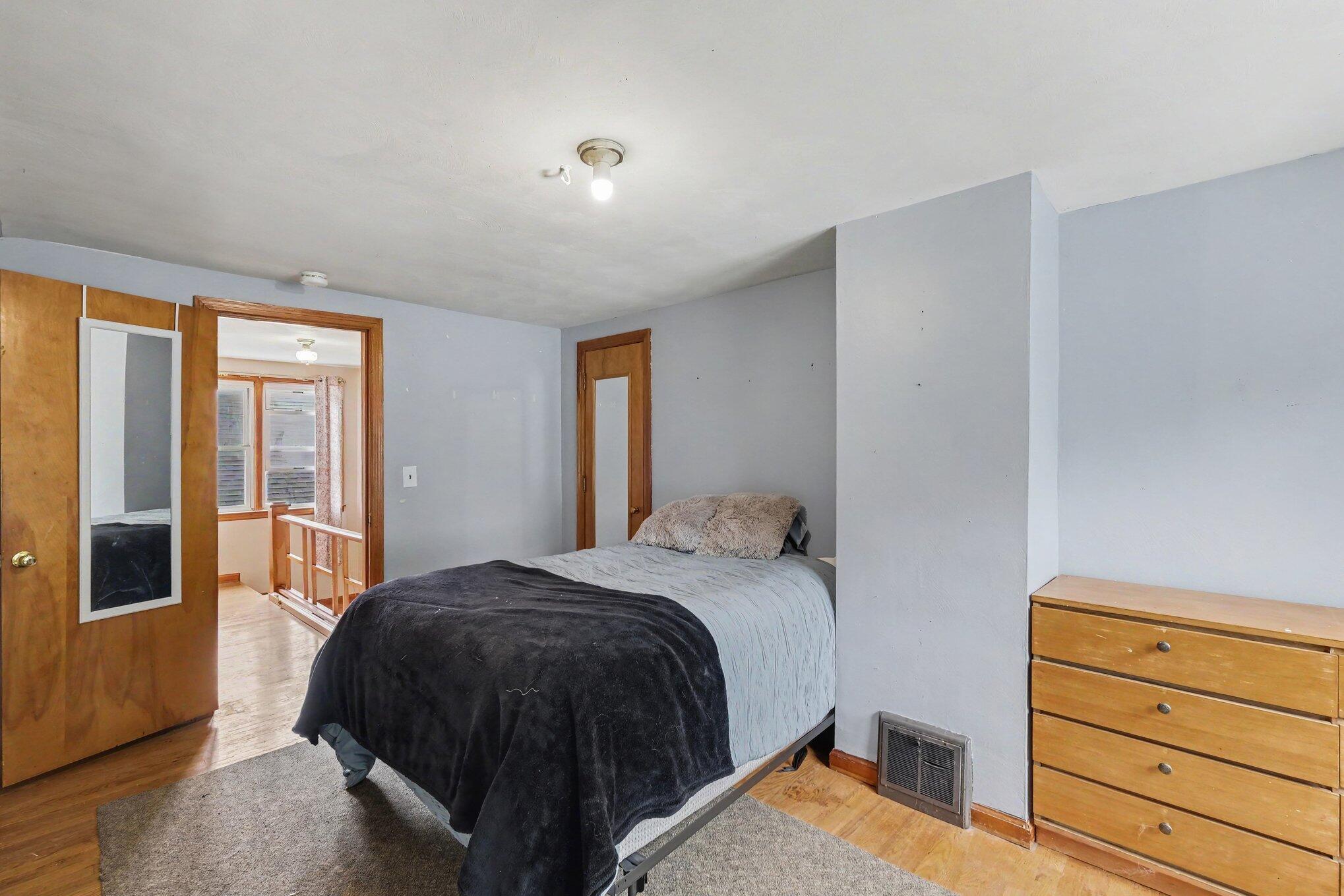 227 Leyden Avenue SW Grand Rapids MI 49504