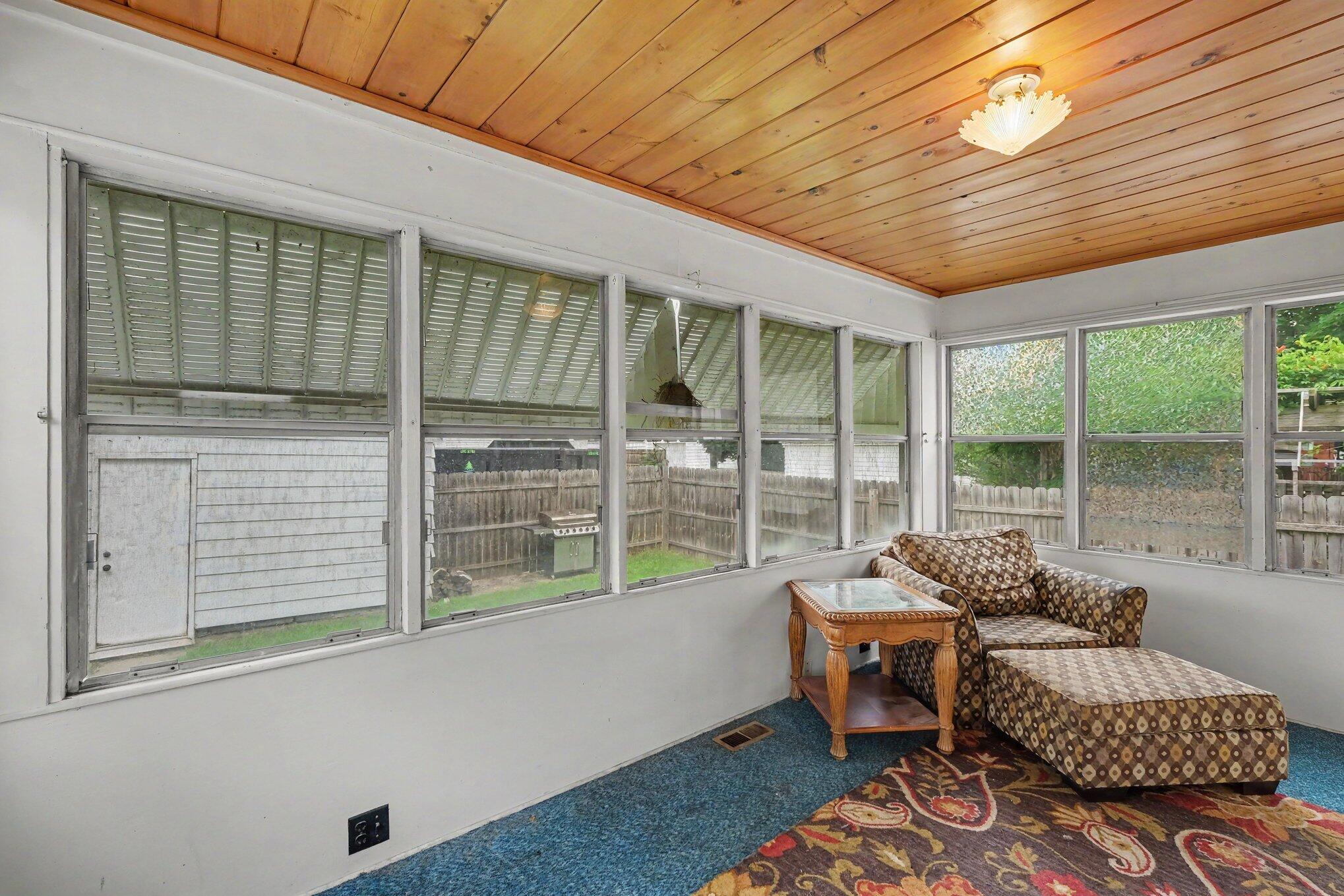 227 Leyden Avenue SW Grand Rapids MI 49504