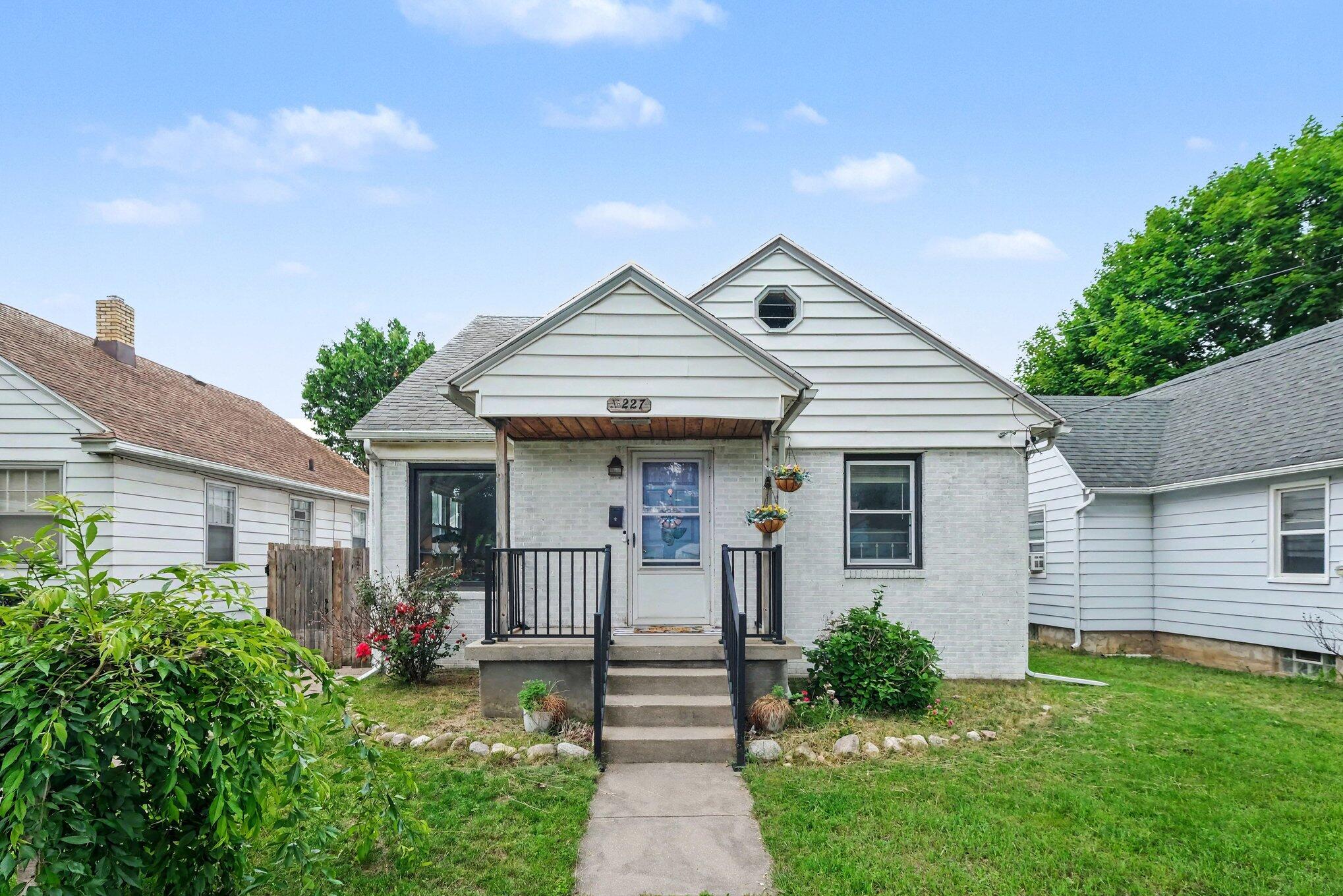 227 Leyden Avenue SW Grand Rapids MI 49504