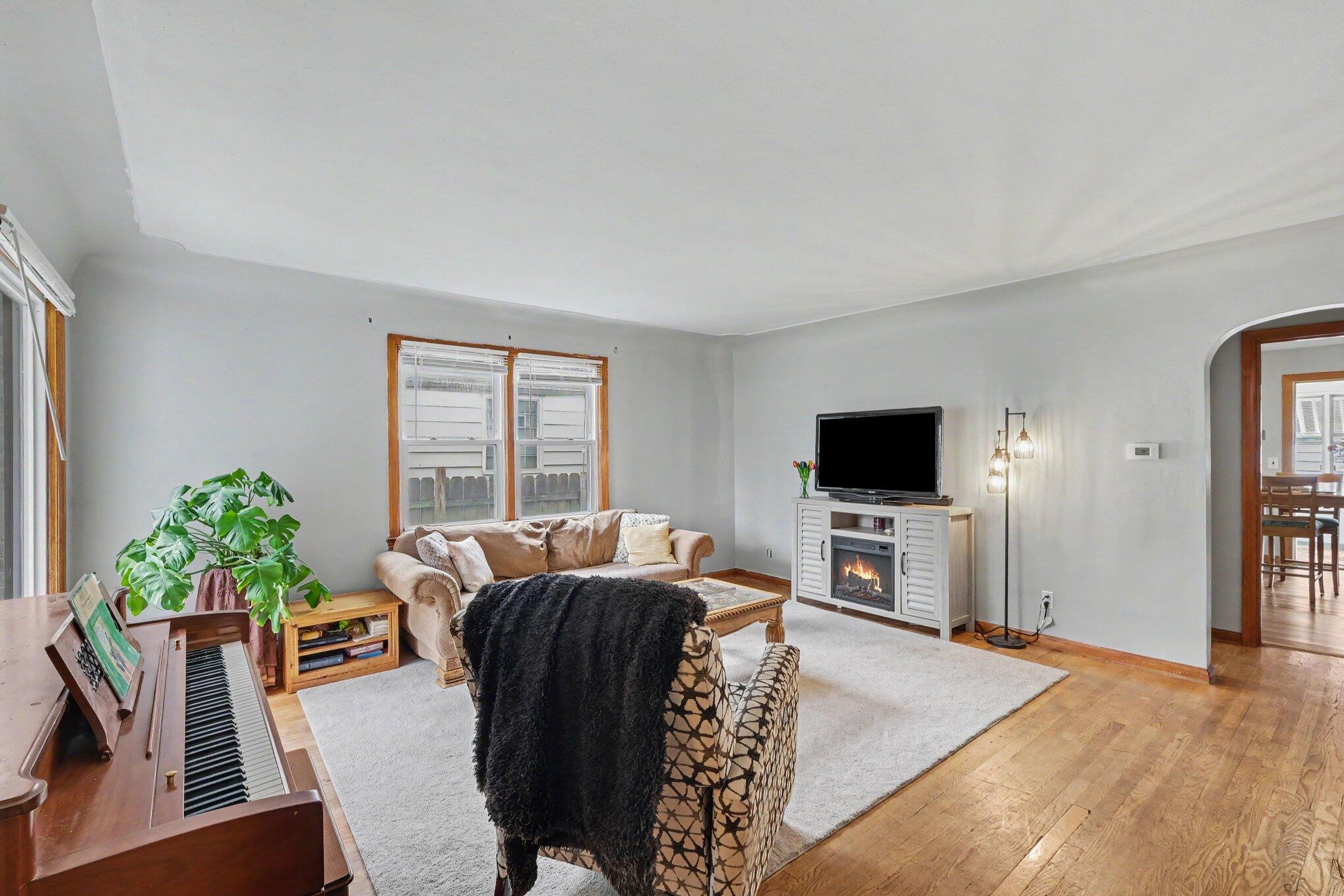 227 Leyden Avenue SW Grand Rapids MI 49504