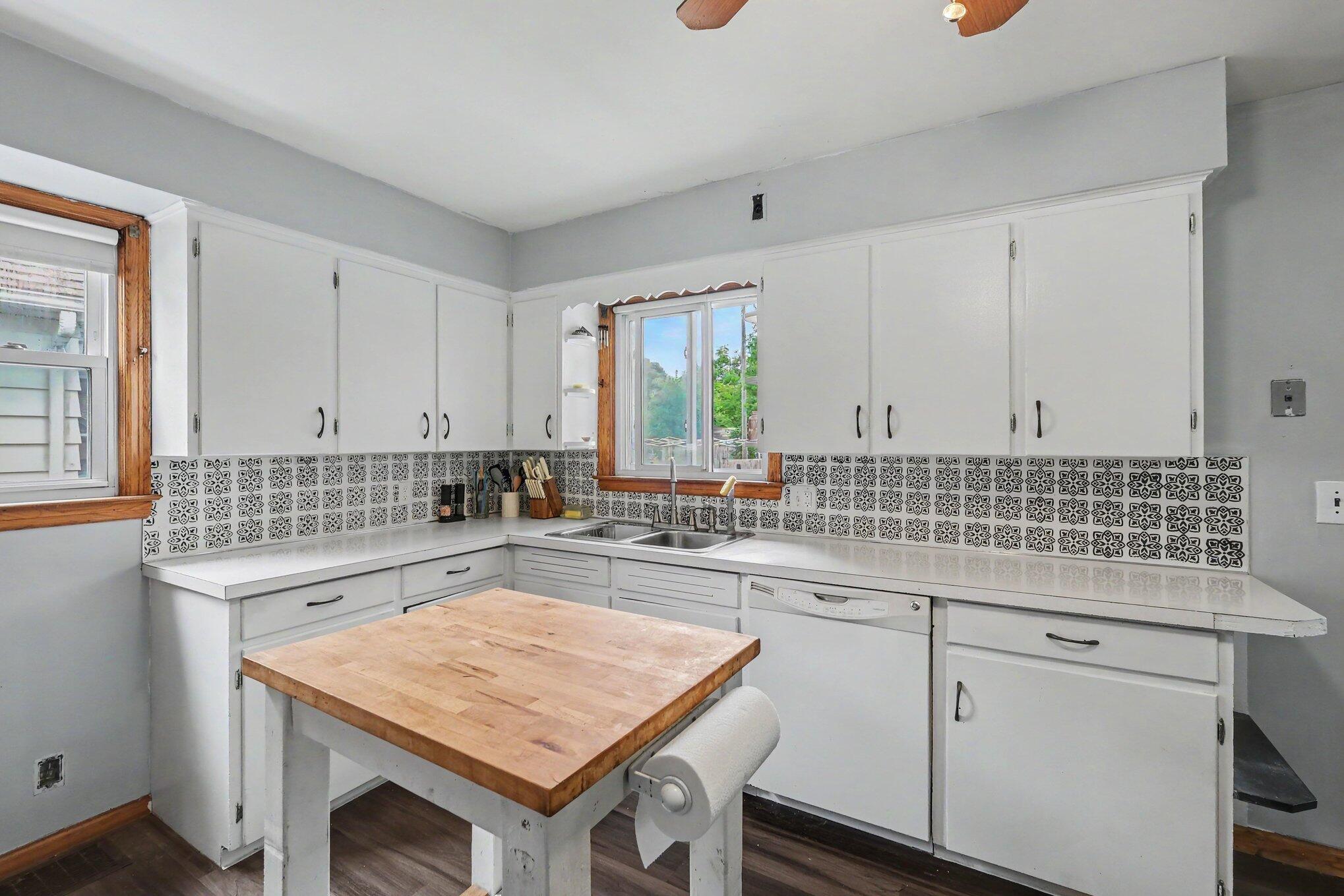 227 Leyden Avenue SW Grand Rapids MI 49504