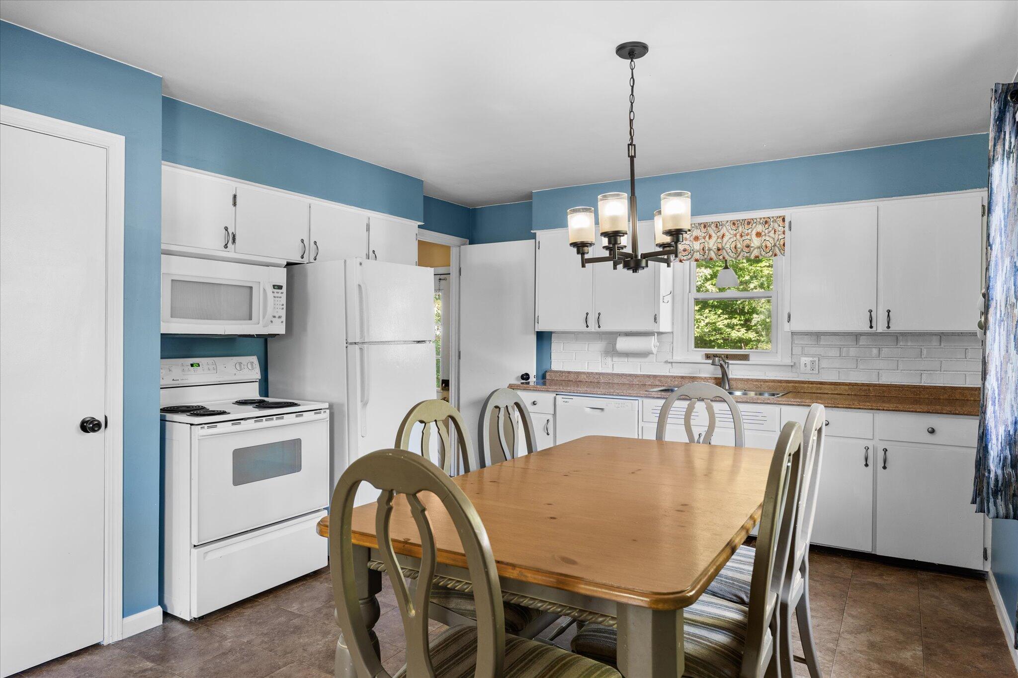 2217 W Lakewood Boulevard Holland MI 49424