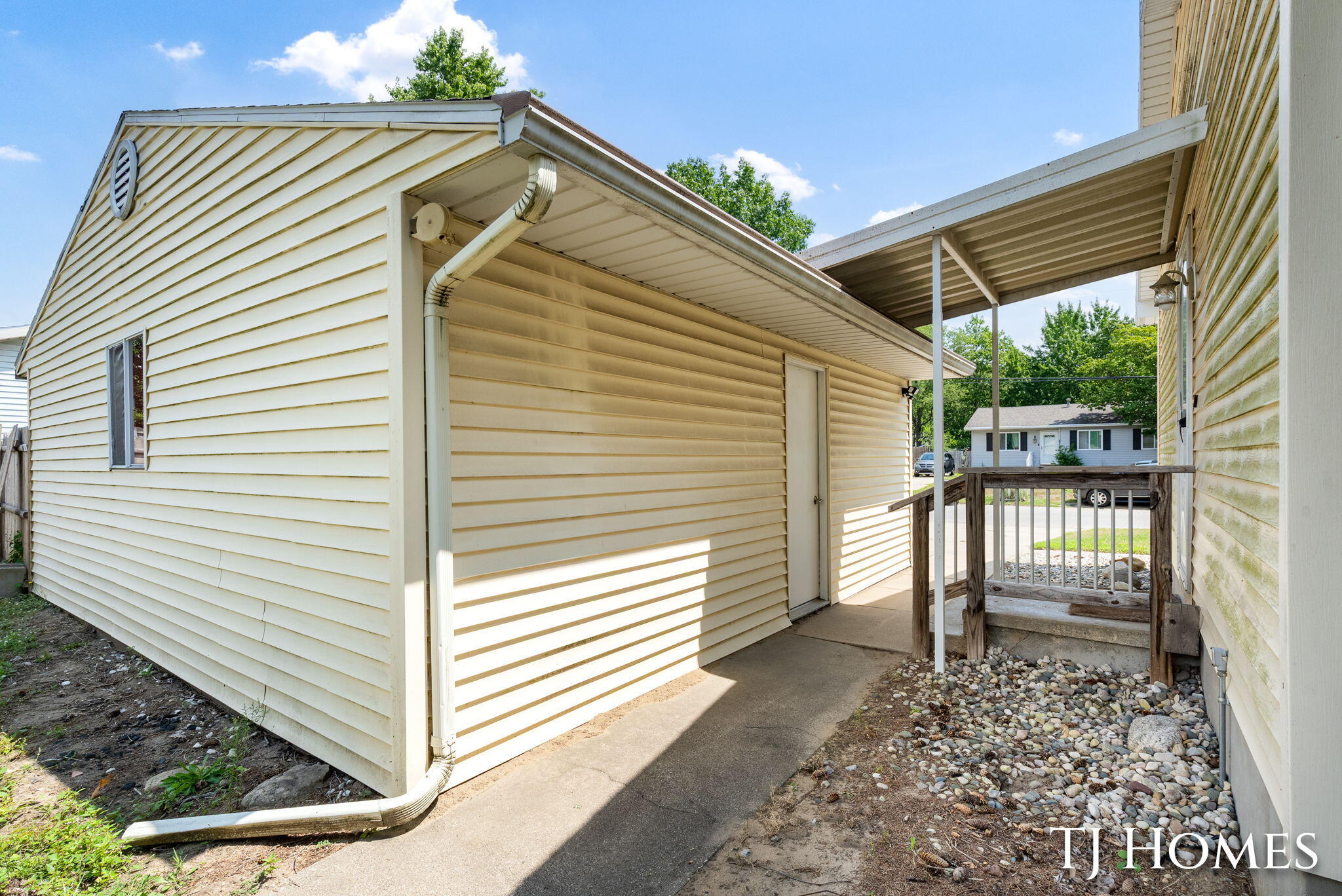 5721 Jefferson Avenue SE Grand Rapids MI 49548