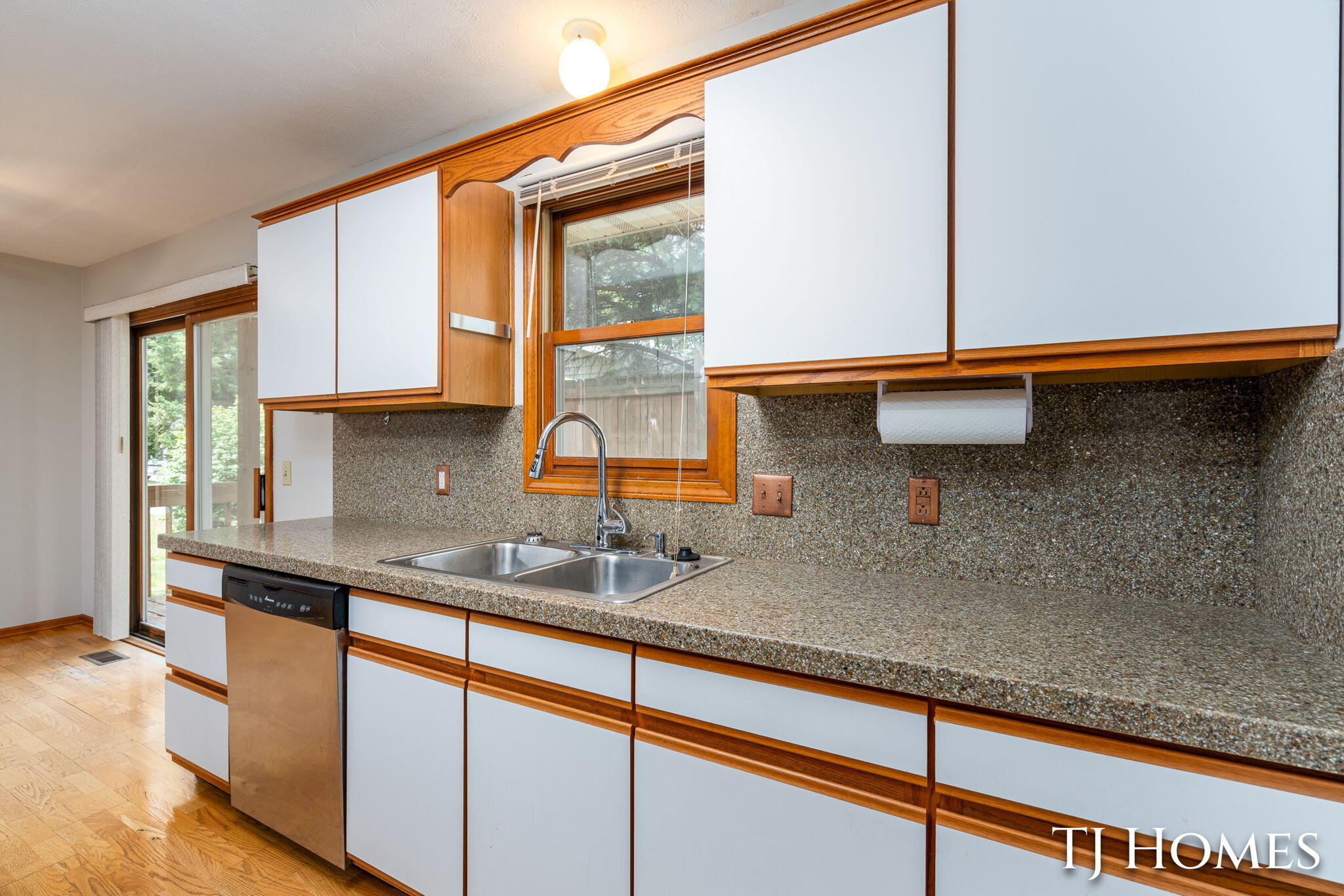5721 Jefferson Avenue SE Grand Rapids MI 49548