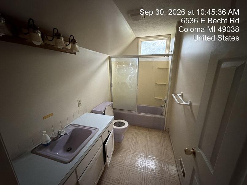 6536 E Becht Road Coloma MI 49038