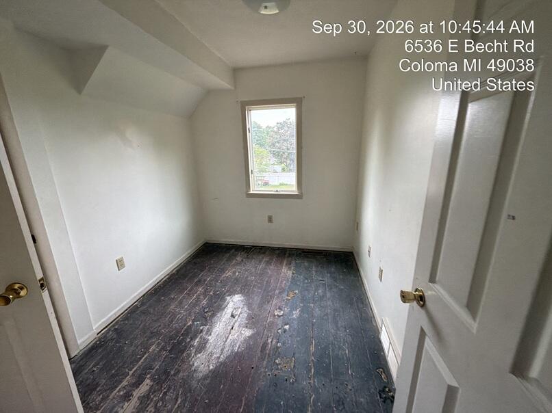 6536 E Becht Road Coloma MI 49038