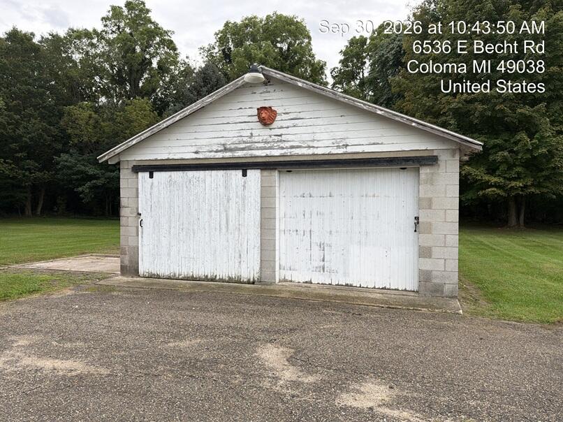 6536 E Becht Road Coloma MI 49038