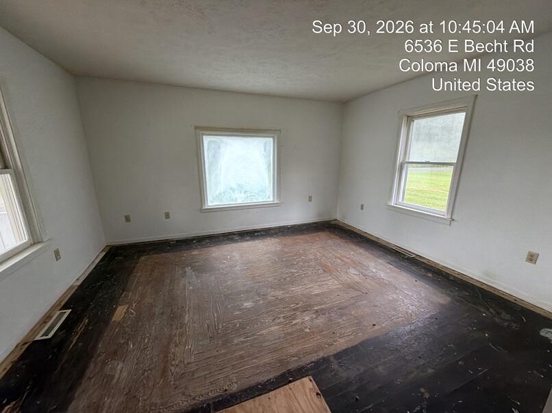 6536 E Becht Road Coloma MI 49038
