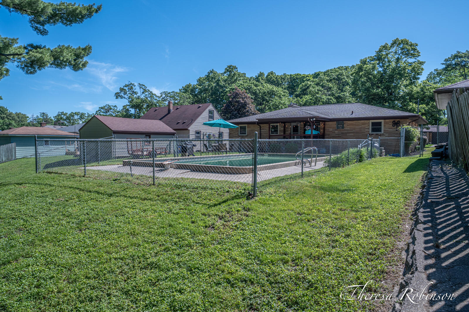 921 Burke Avenue NE Grand Rapids MI 49503