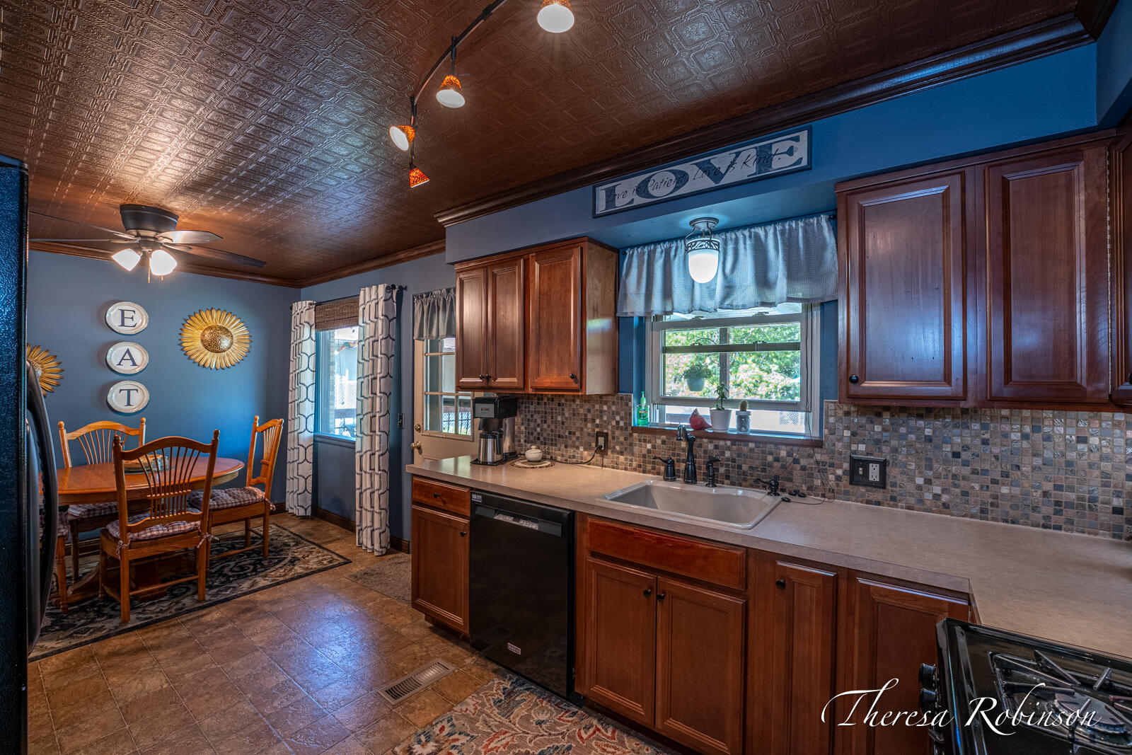 921 Burke Avenue NE Grand Rapids MI 49503