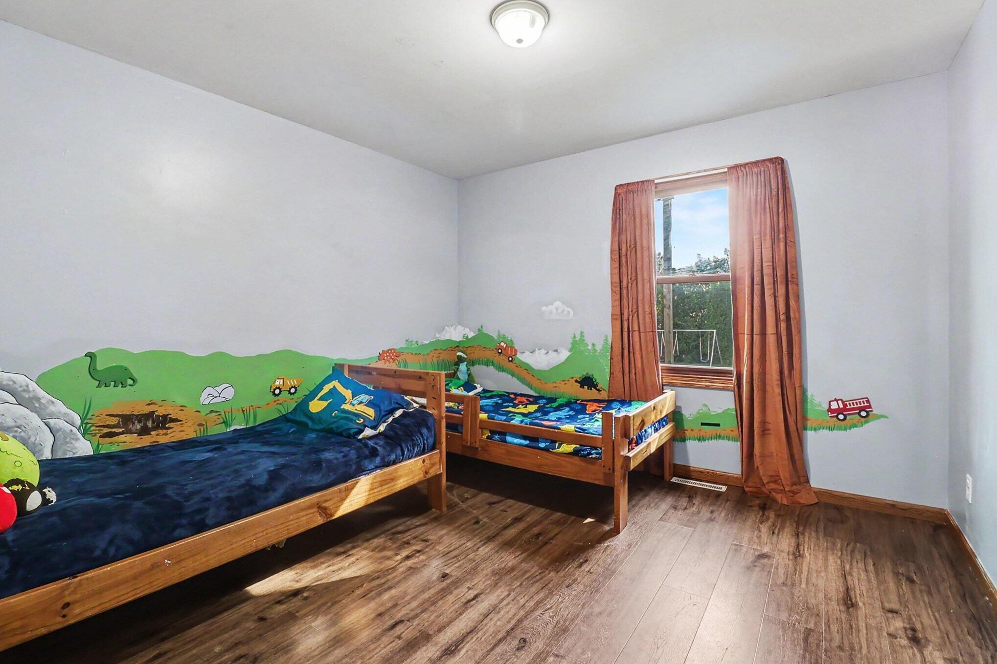 1918 Eisenhower Lane Ludington MI 49431