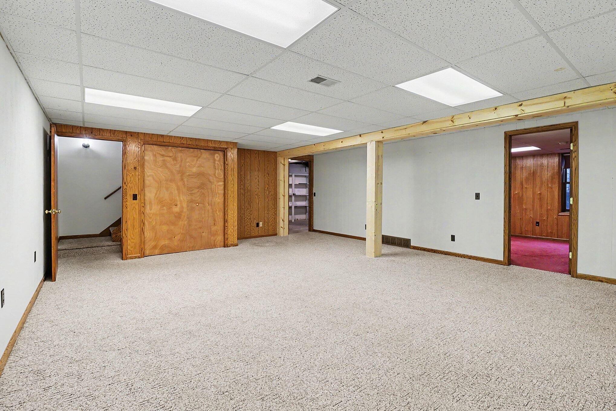 1918 Eisenhower Lane Ludington MI 49431