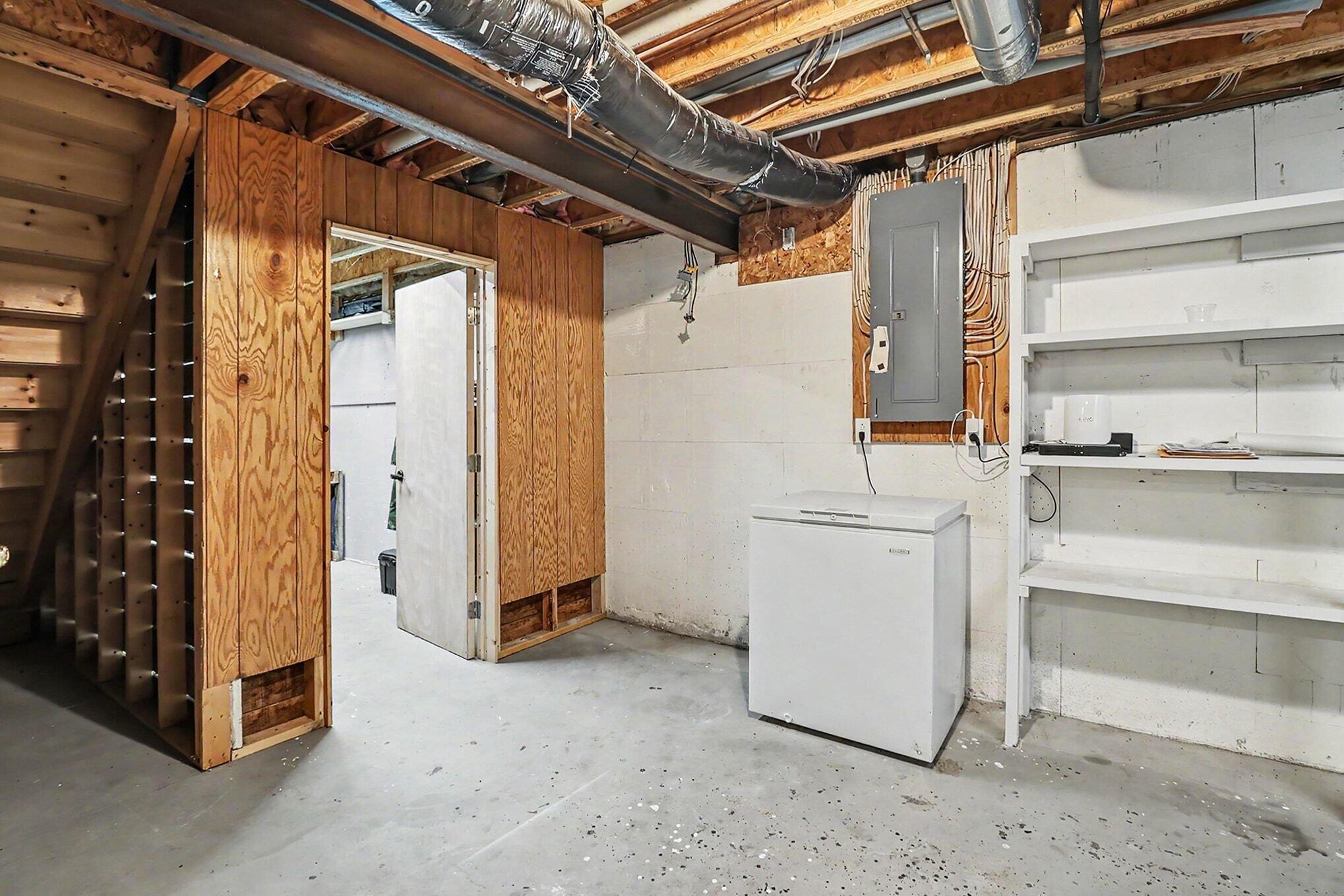 1918 Eisenhower Lane Ludington MI 49431