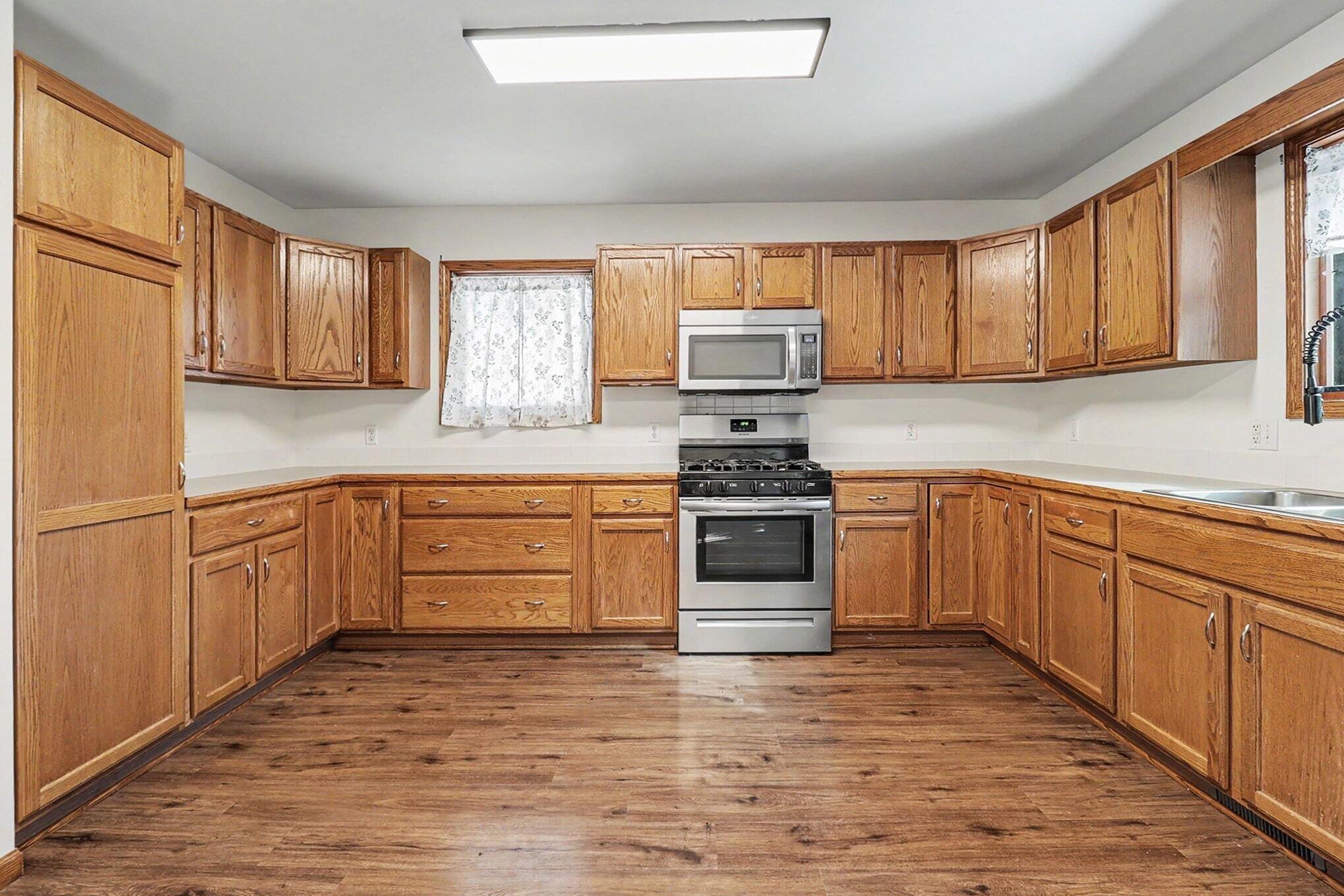 1918 Eisenhower Lane Ludington MI 49431