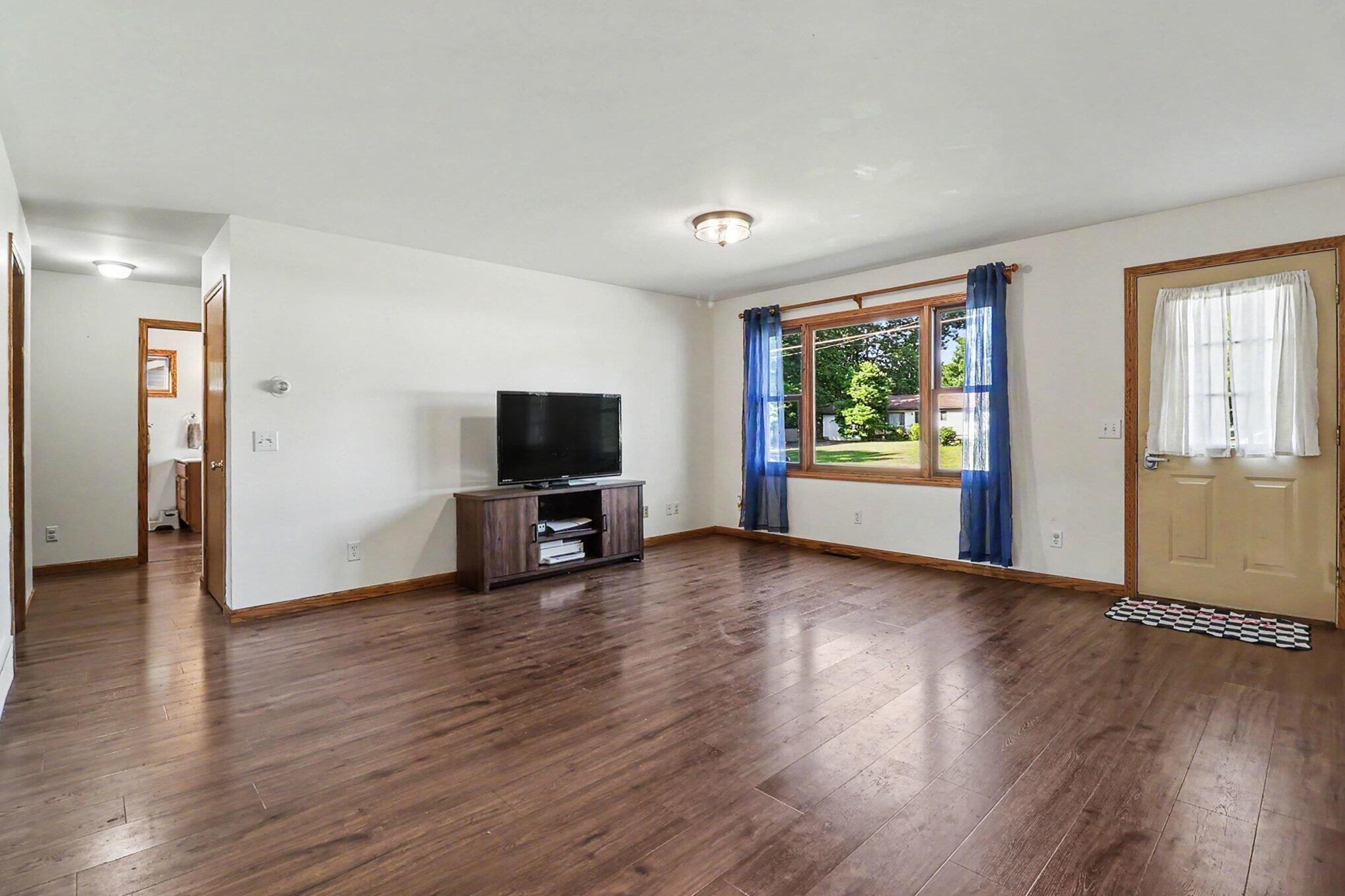 1918 Eisenhower Lane Ludington MI 49431