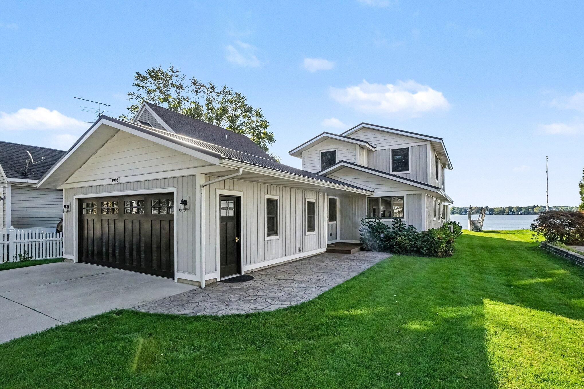 1996 Lake Street Holland MI 49424
