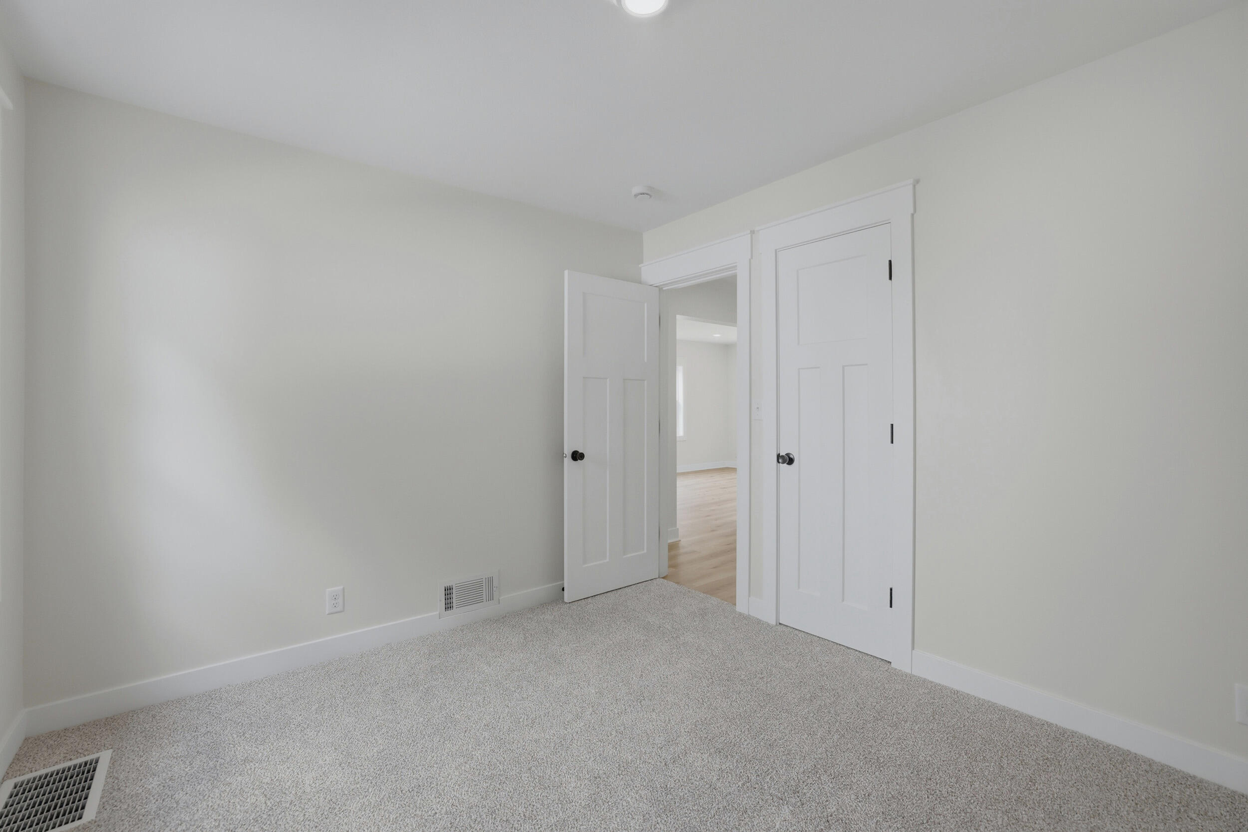1325 Edith Avenue NE Grand Rapids MI 49505