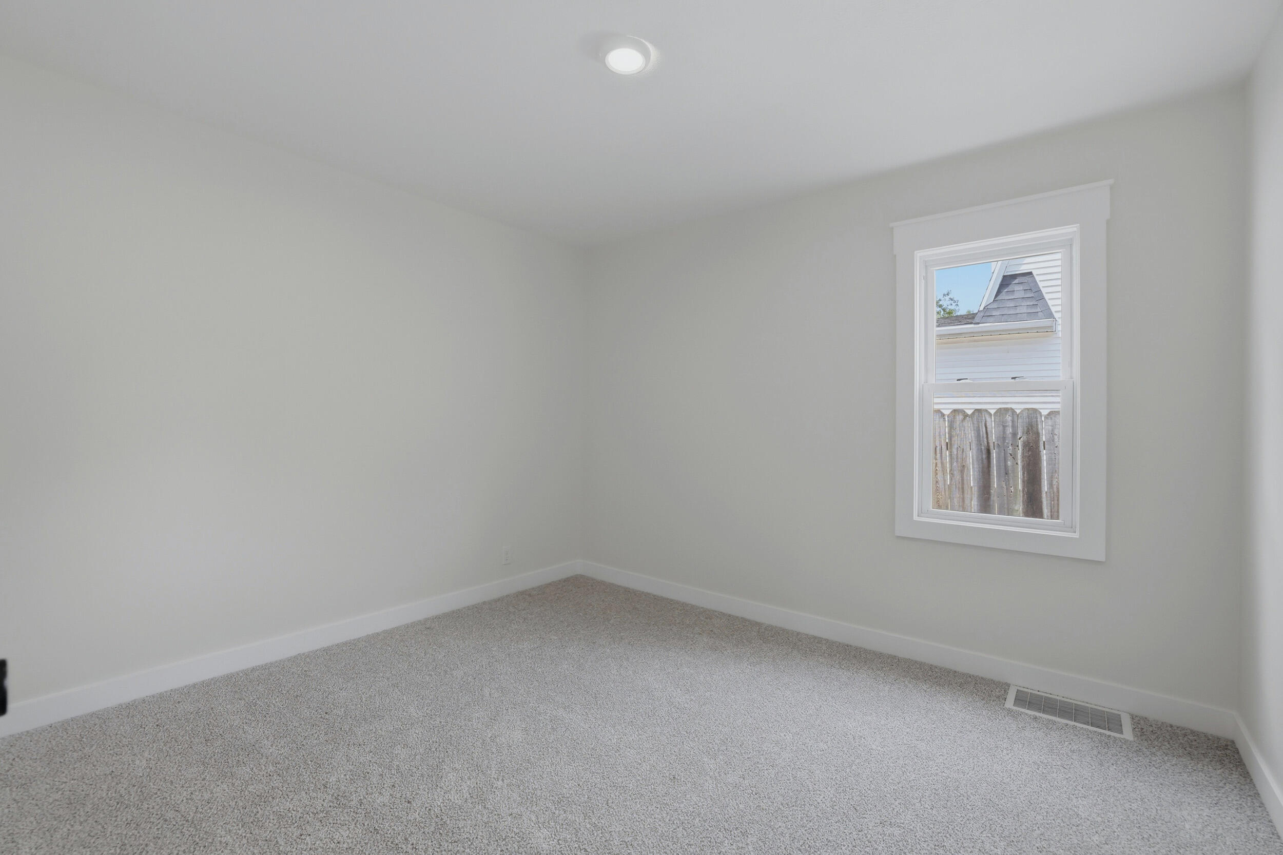 1325 Edith Avenue NE Grand Rapids MI 49505
