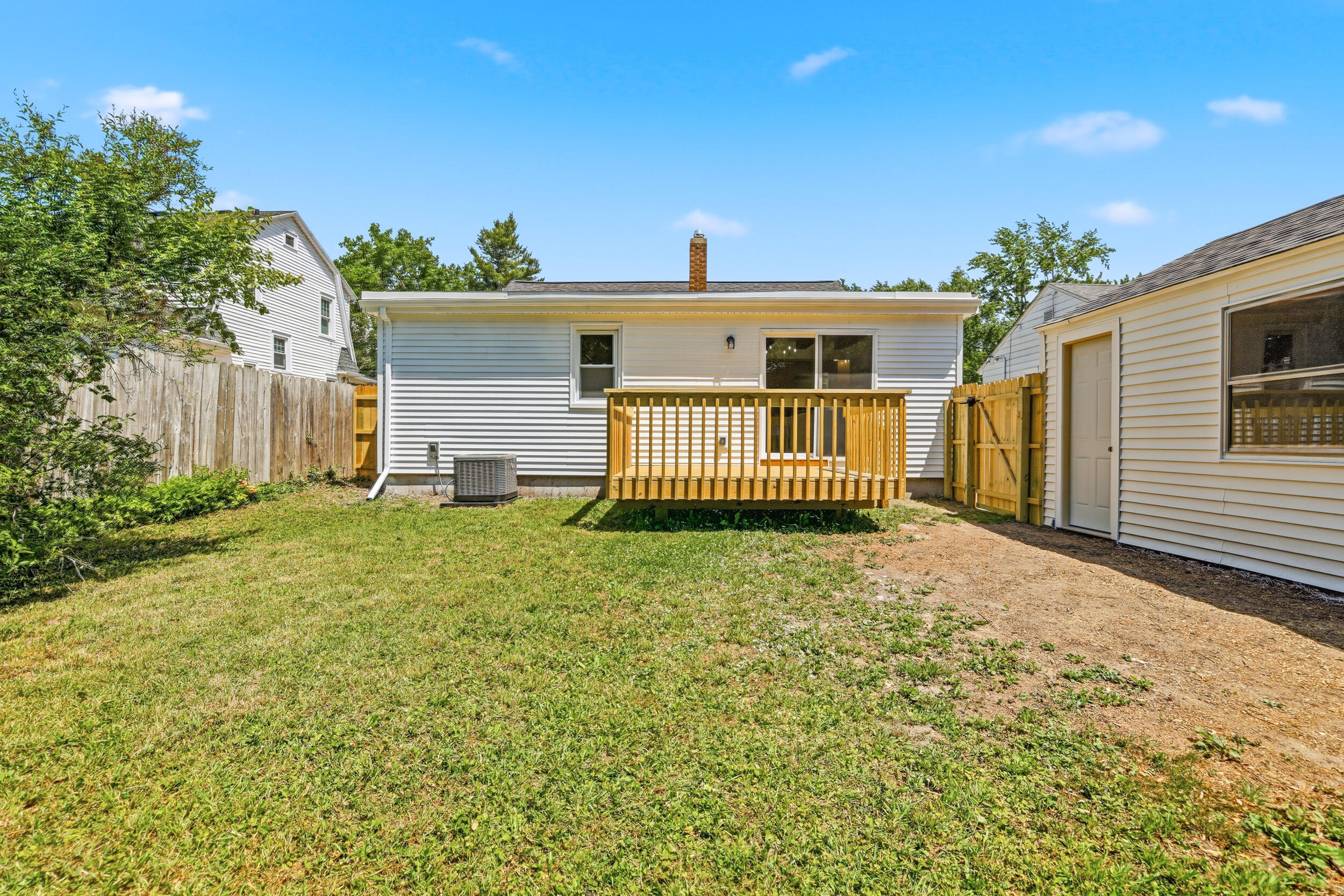 1325 Edith Avenue NE Grand Rapids MI 49505