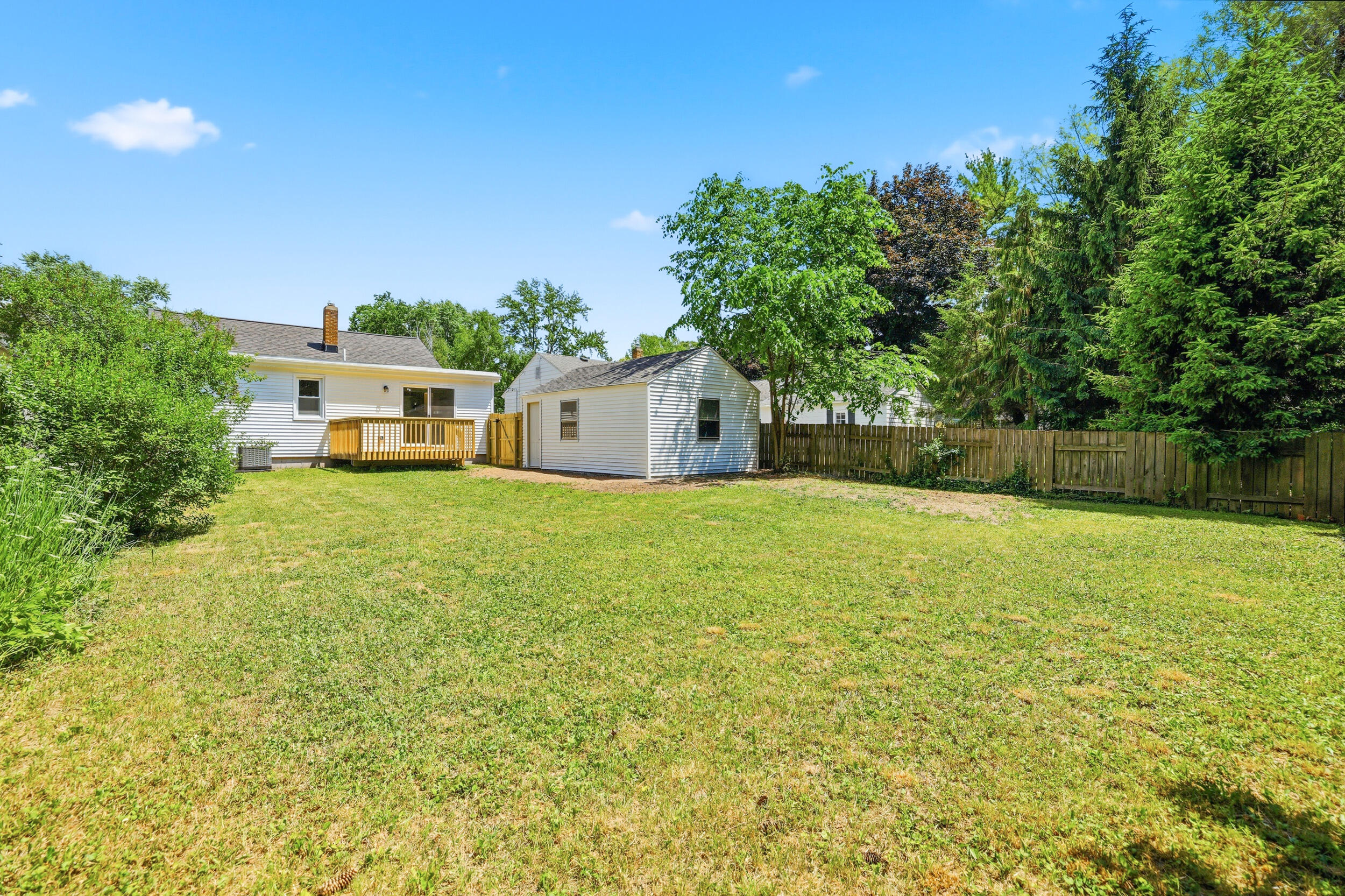 1325 Edith Avenue NE Grand Rapids MI 49505