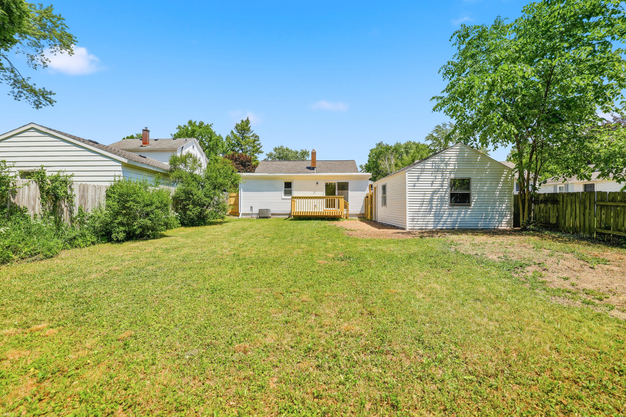 1325 Edith Avenue NE Grand Rapids MI 49505