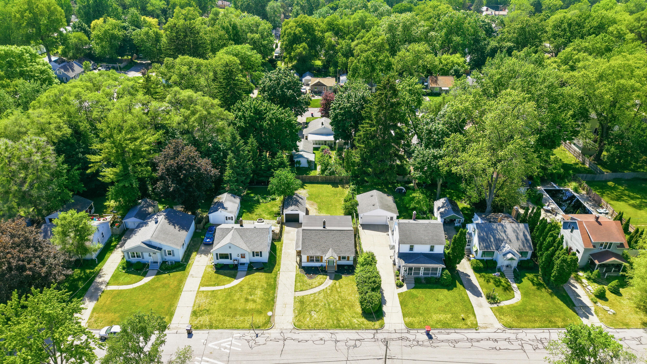 1325 Edith Avenue NE Grand Rapids MI 49505