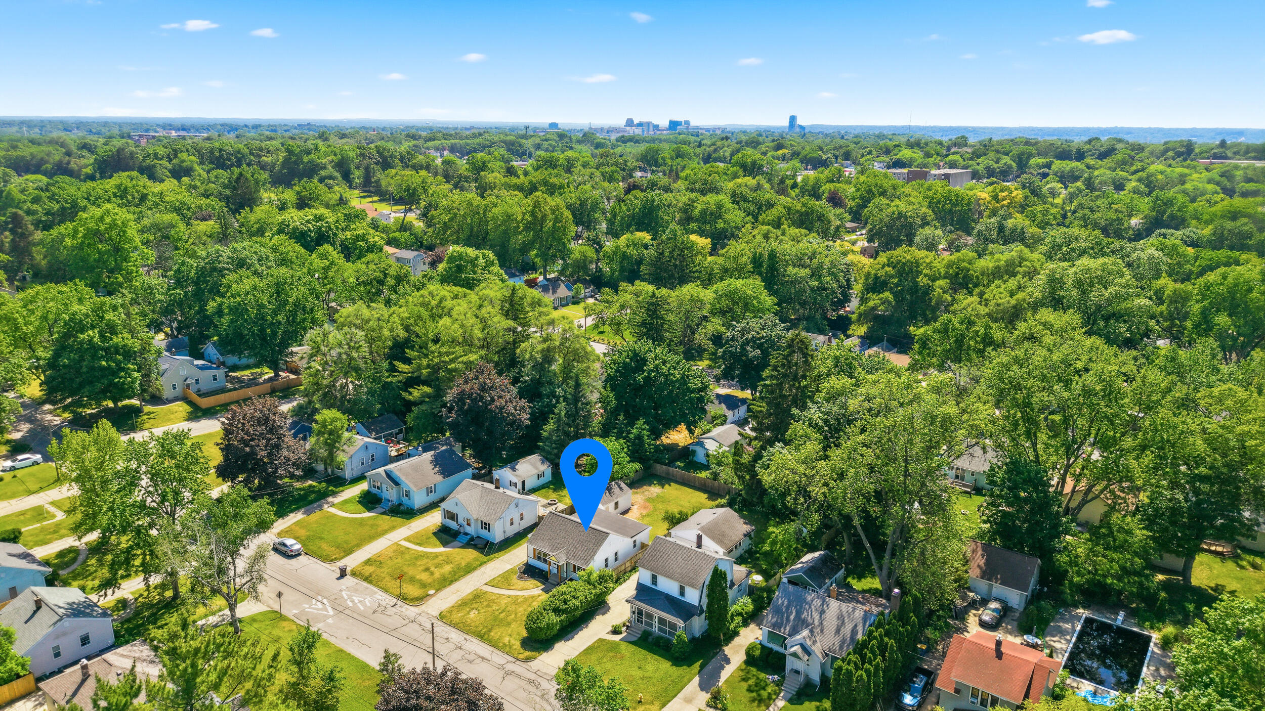 1325 Edith Avenue NE Grand Rapids MI 49505