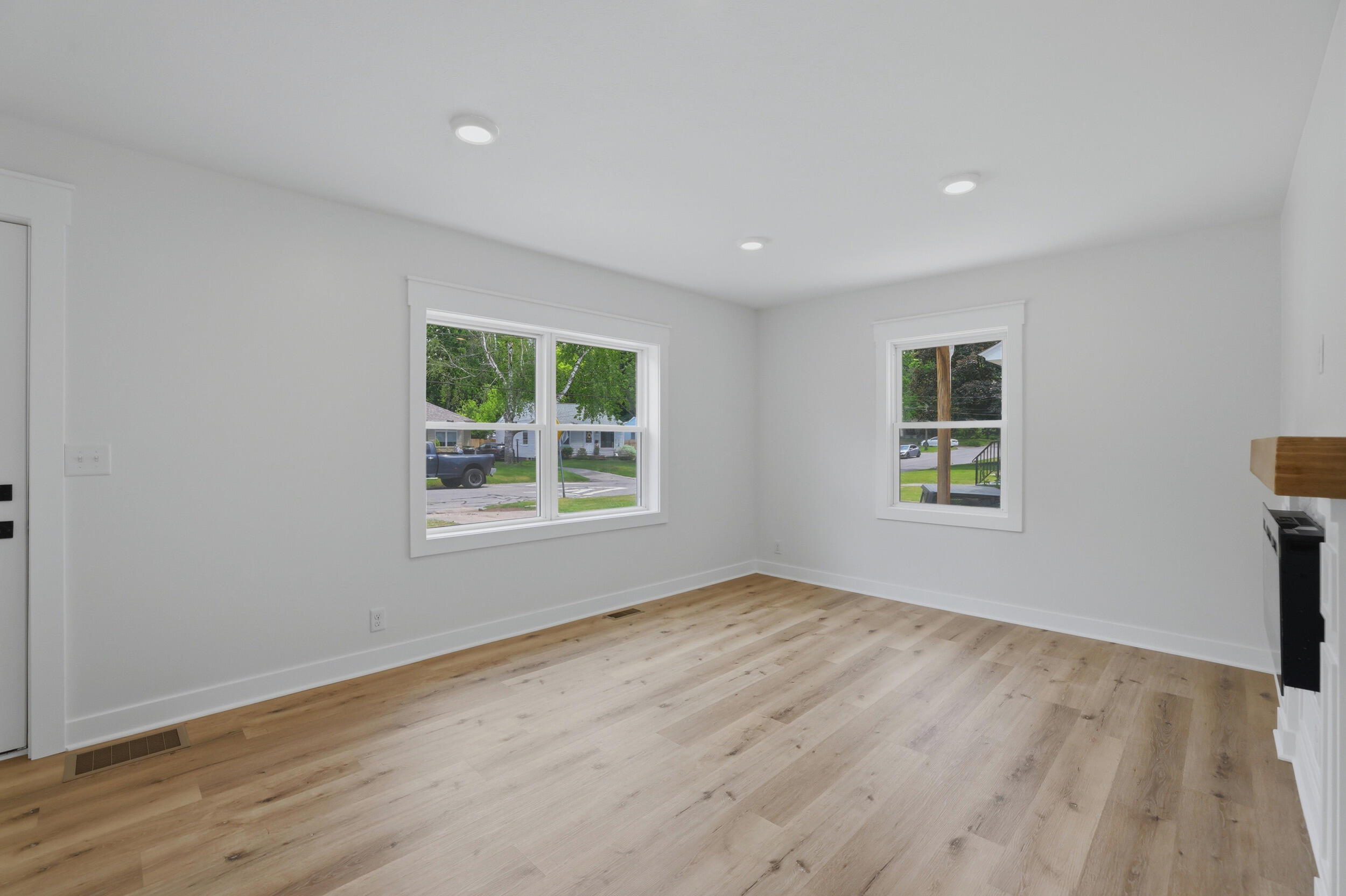 1325 Edith Avenue NE Grand Rapids MI 49505