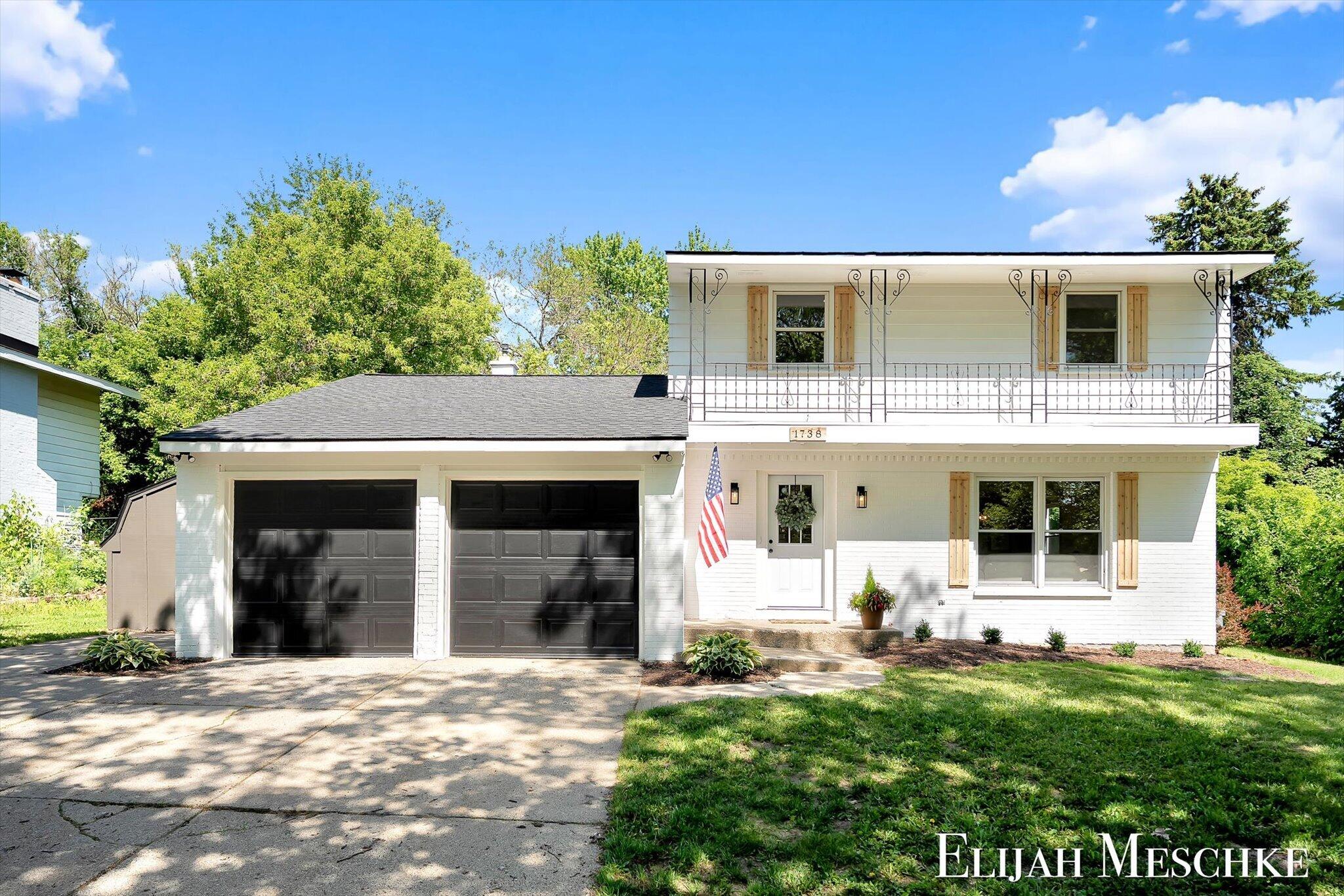 1738 Auburn Avenue NE Grand Rapids MI 49505