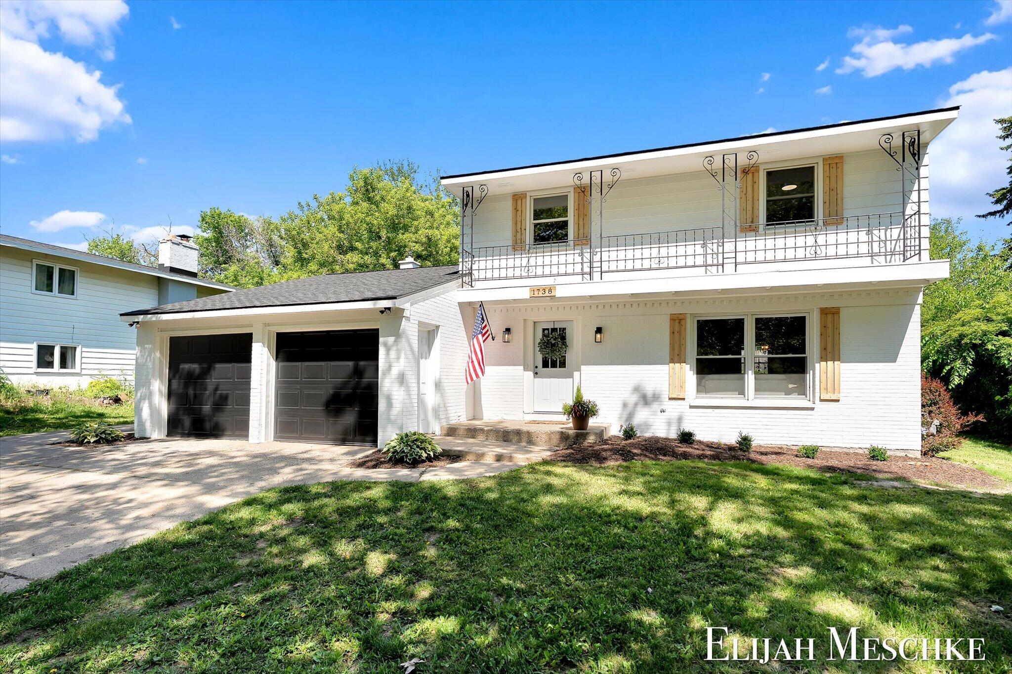 1738 Auburn Avenue NE Grand Rapids MI 49505