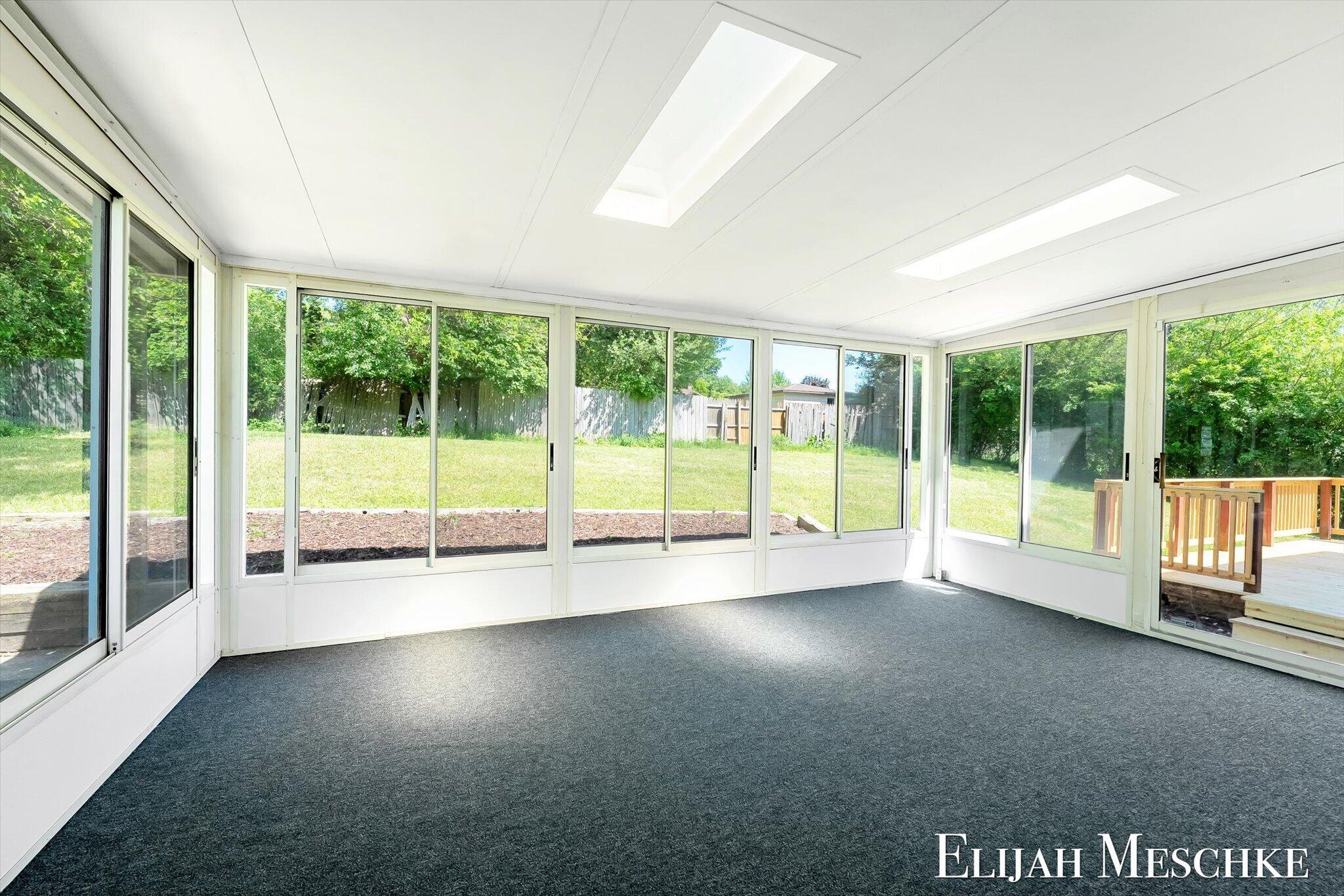 1738 Auburn Avenue NE Grand Rapids MI 49505