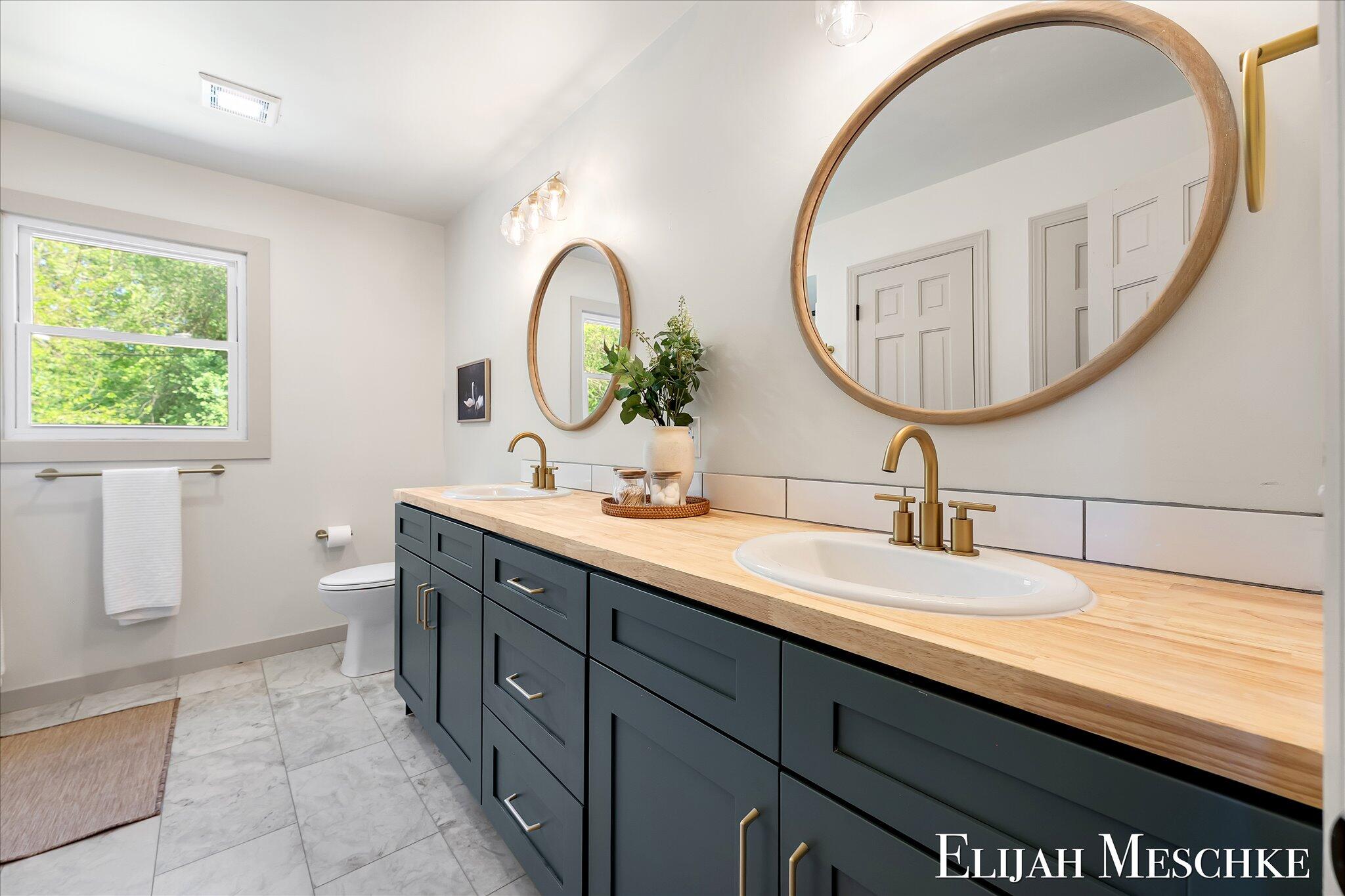 1738 Auburn Avenue NE Grand Rapids MI 49505