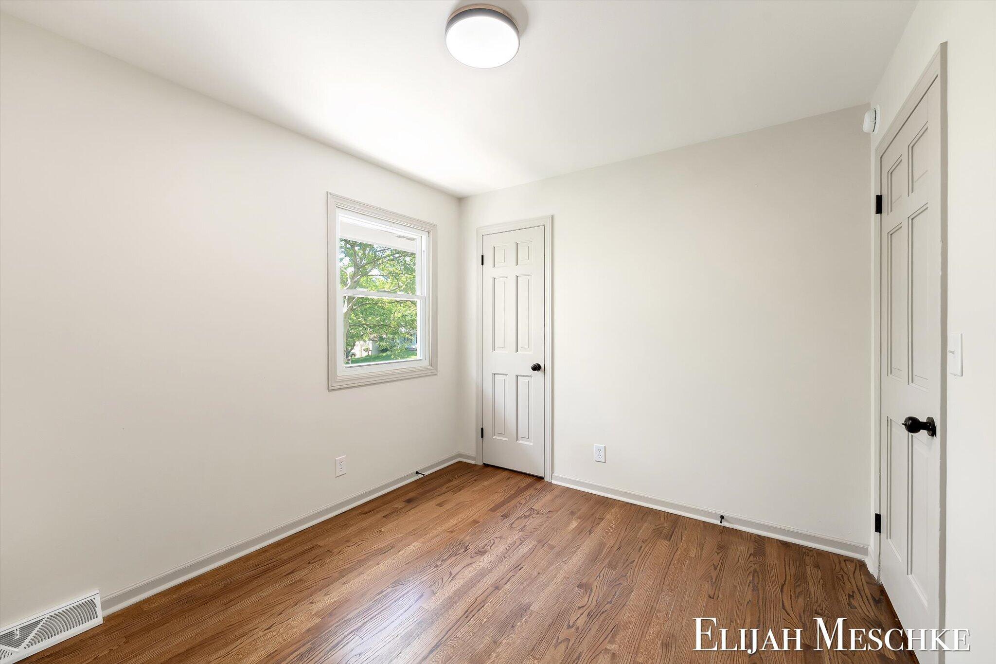 1738 Auburn Avenue NE Grand Rapids MI 49505