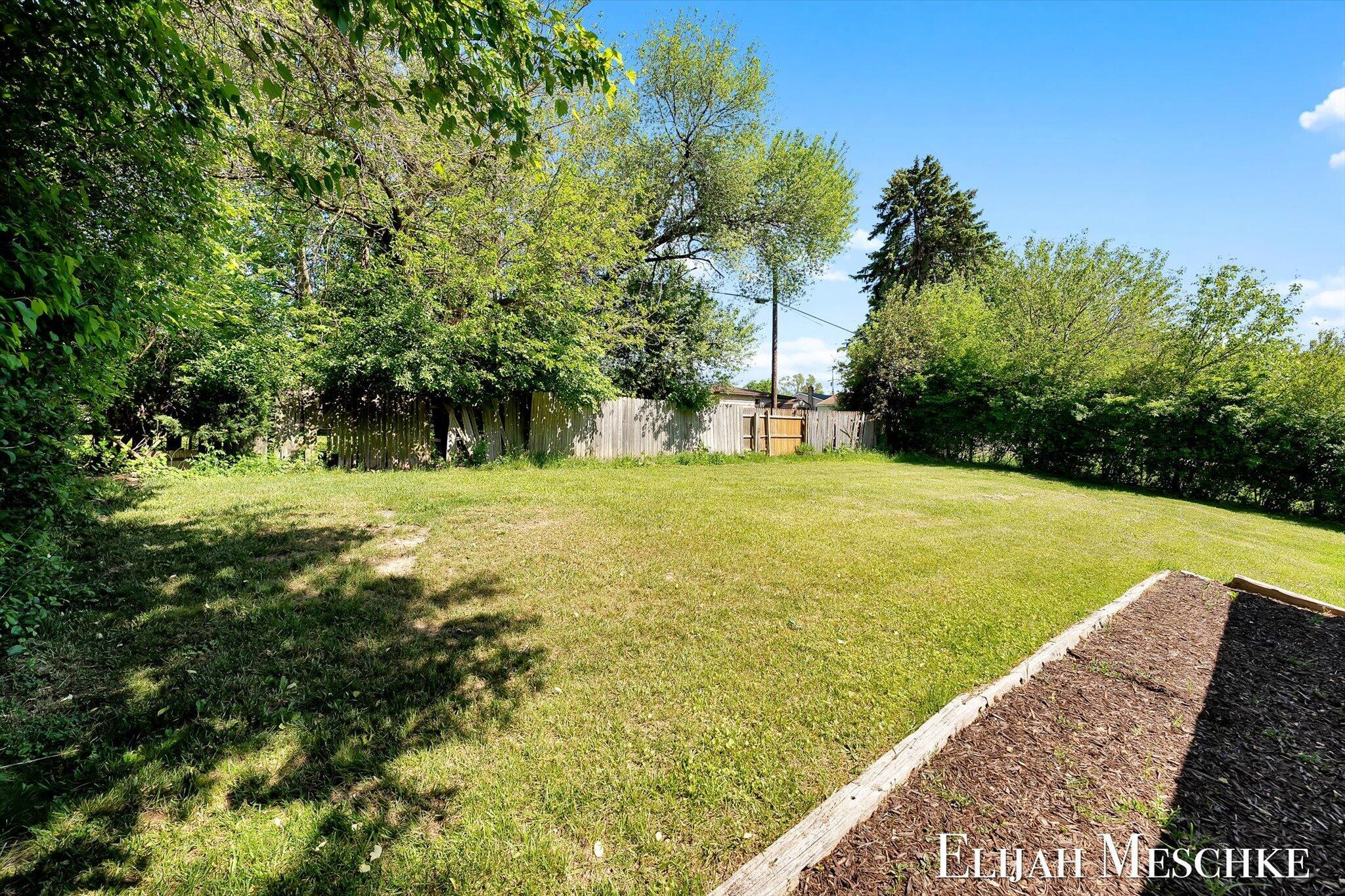 1738 Auburn Avenue NE Grand Rapids MI 49505