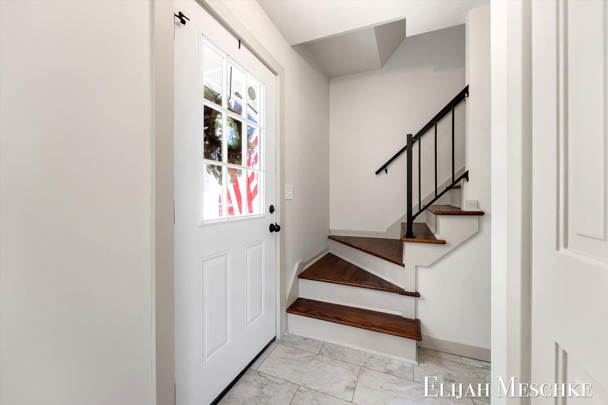 1738 Auburn Avenue NE Grand Rapids MI 49505