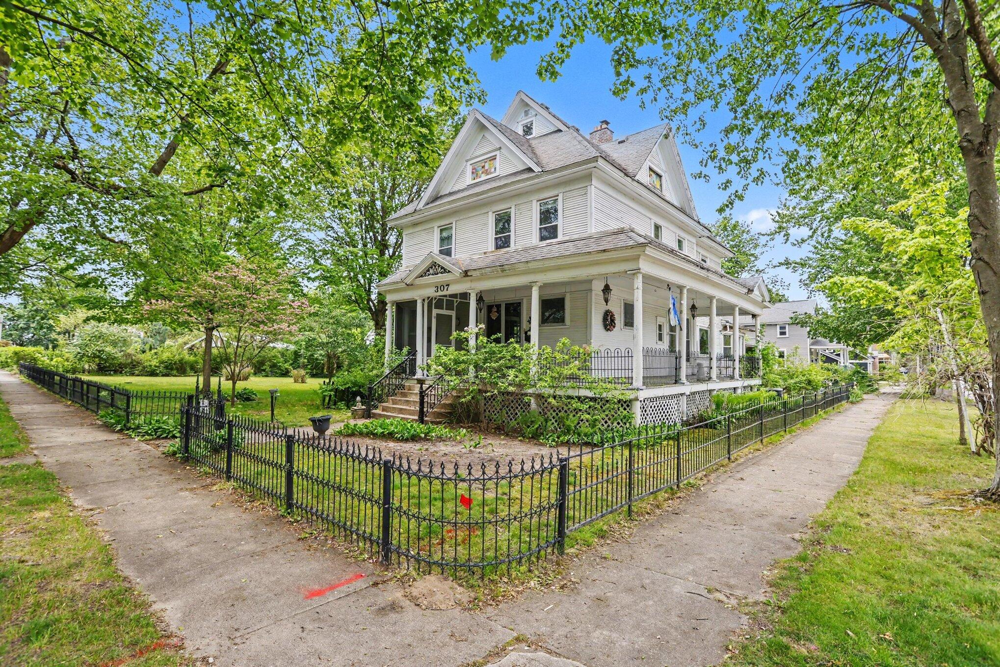307 Center Street Dowagiac MI 49047