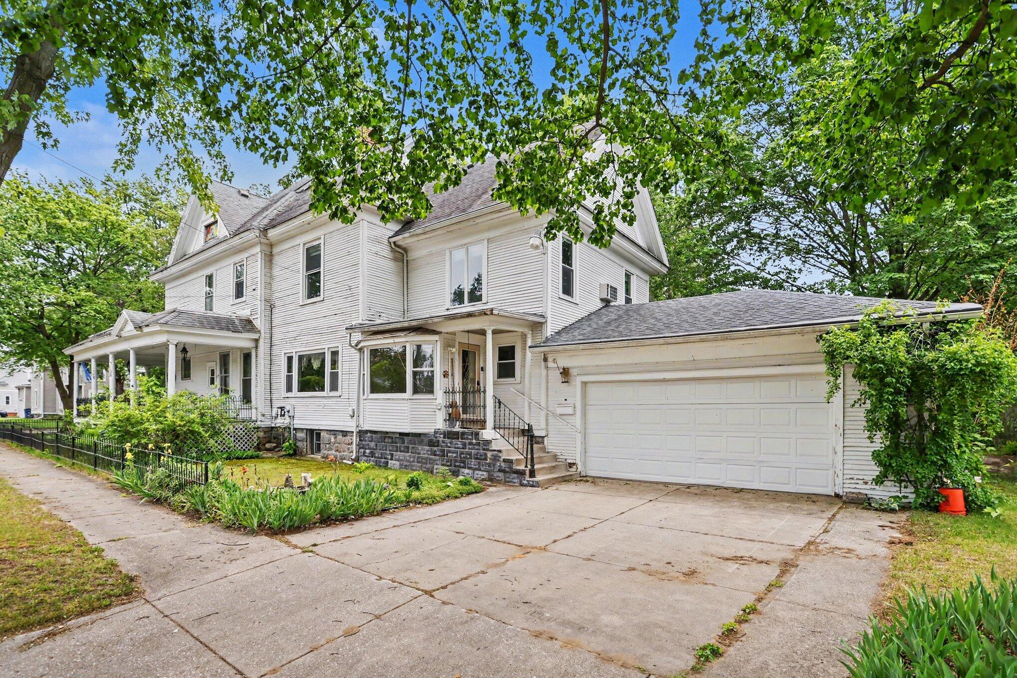 307 Center Street Dowagiac MI 49047