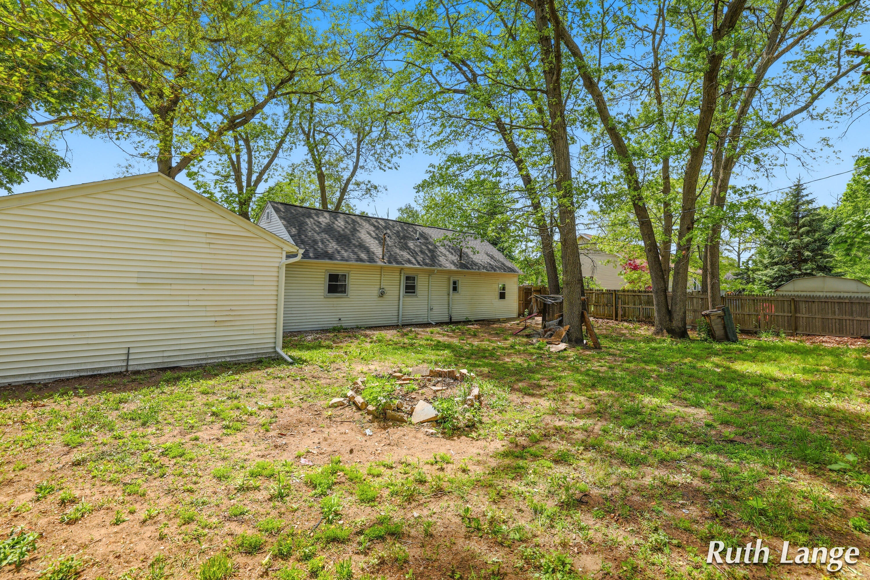1640 Mclaughlin Avenue Muskegon MI 49442