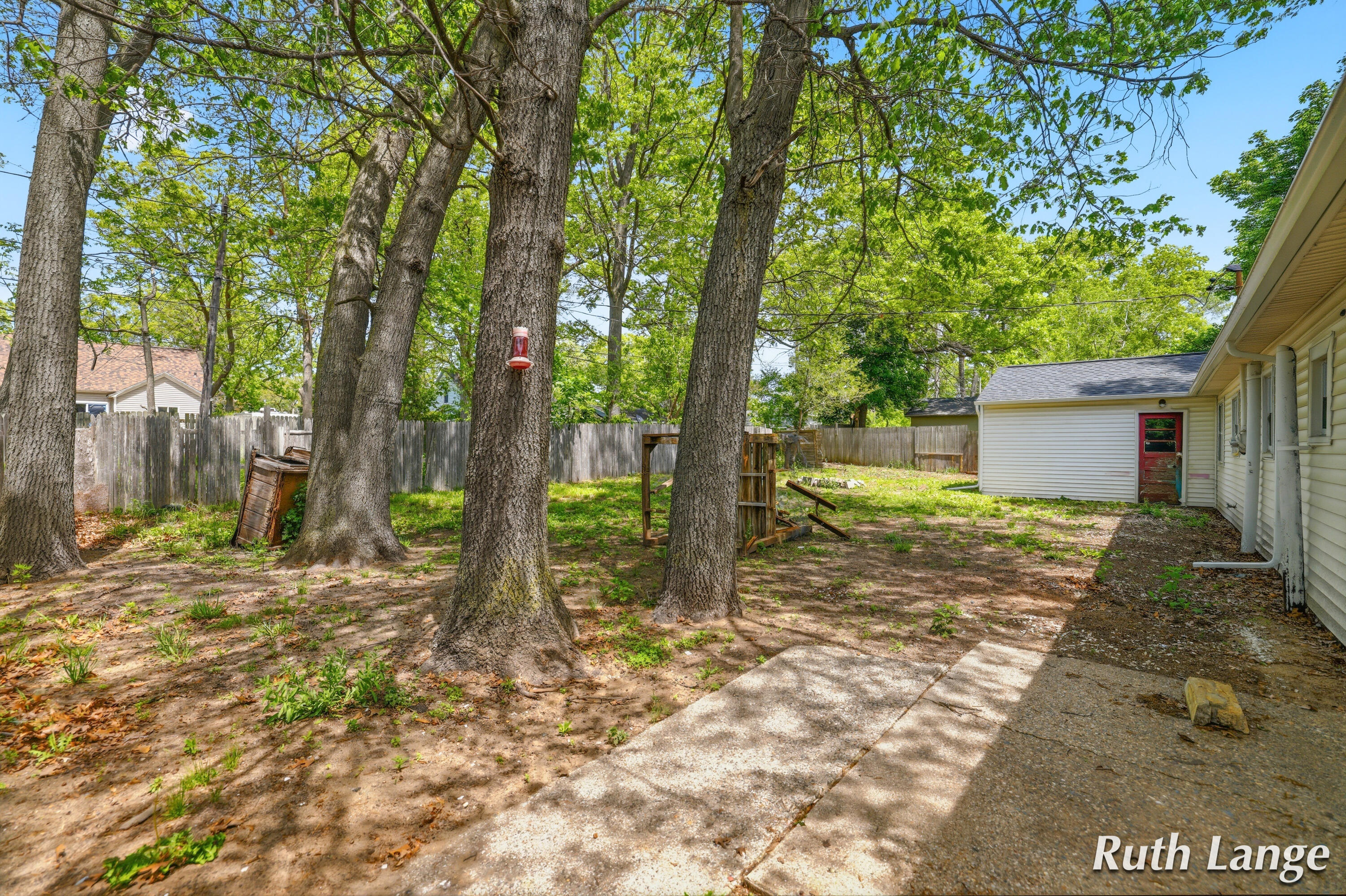 1640 Mclaughlin Avenue Muskegon MI 49442