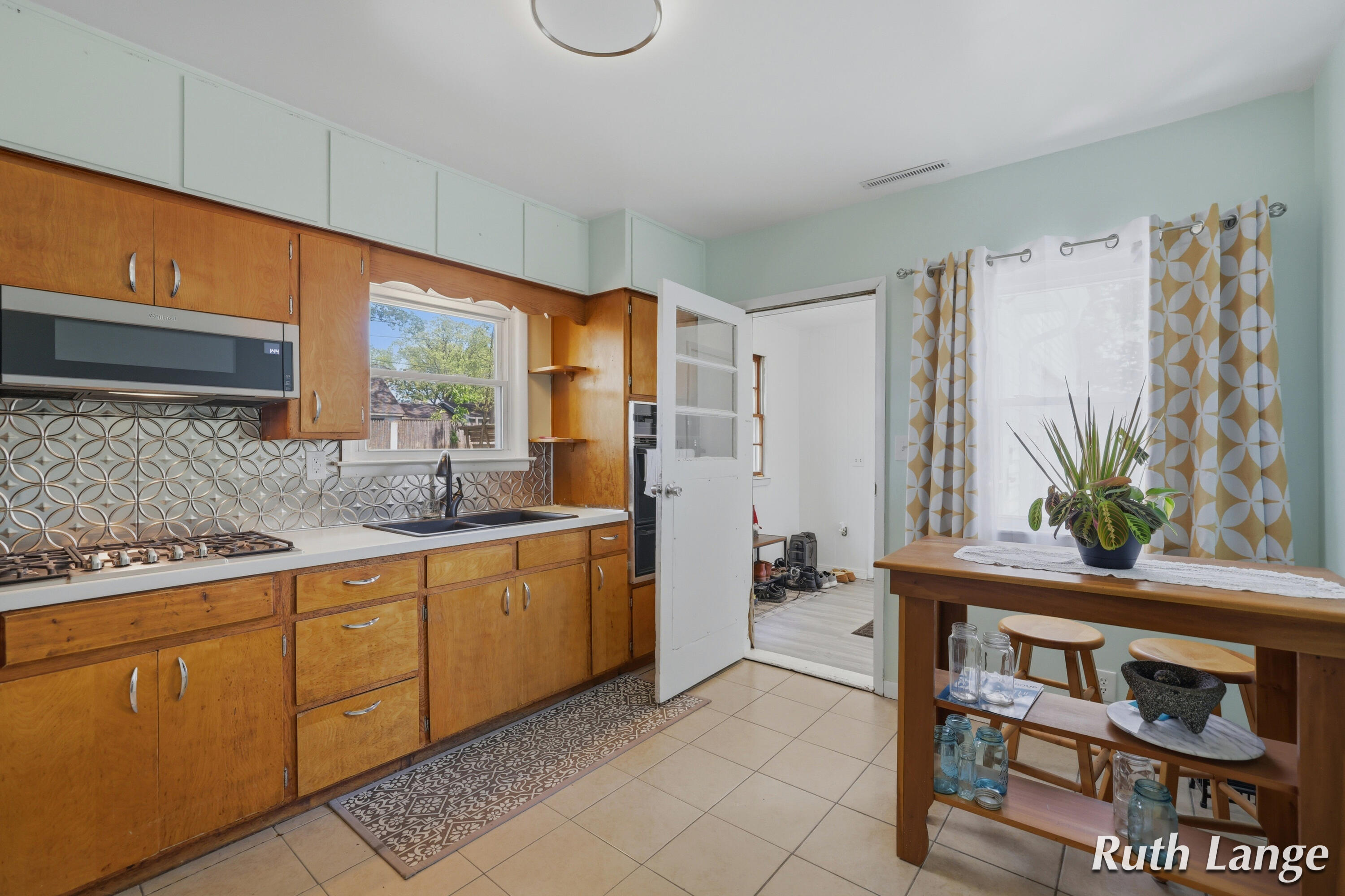 1640 Mclaughlin Avenue Muskegon MI 49442