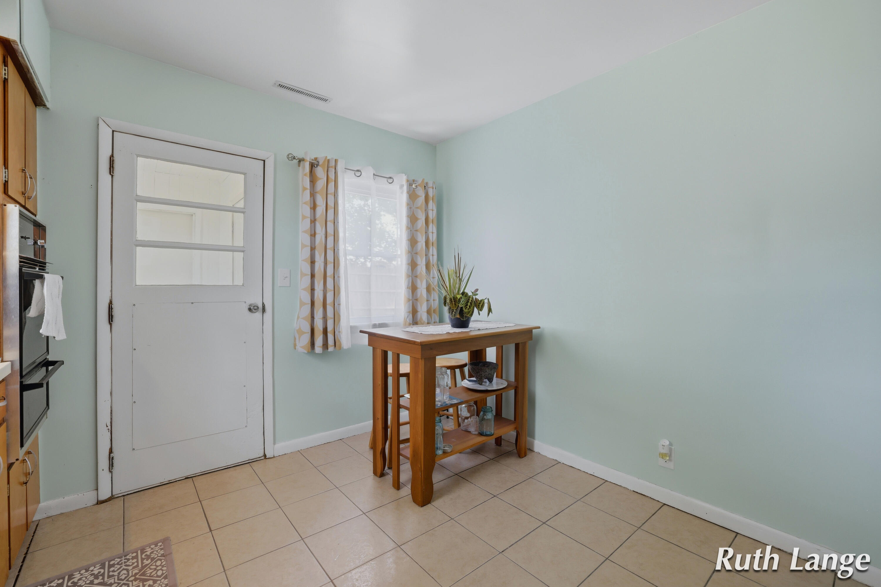 1640 Mclaughlin Avenue Muskegon MI 49442