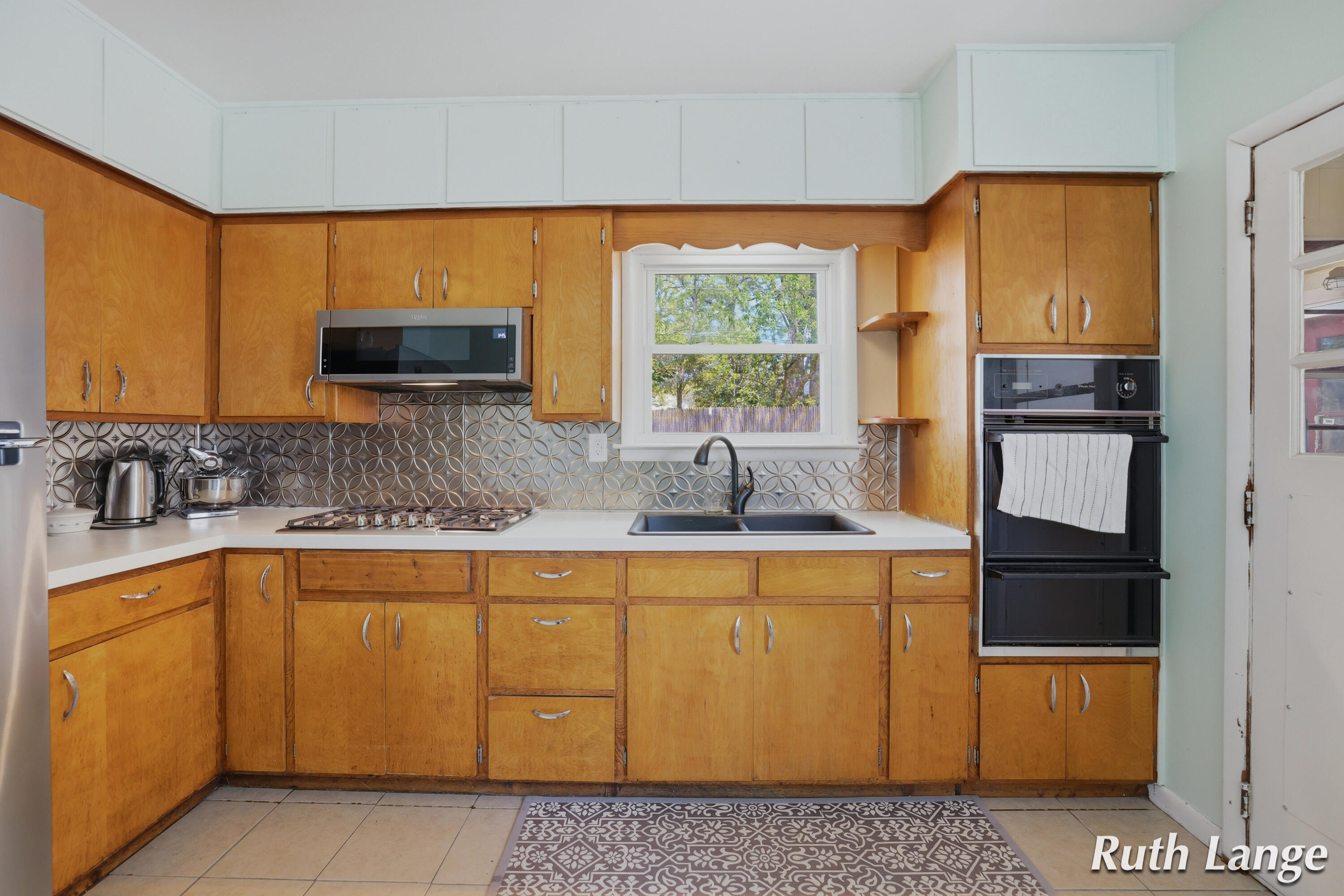 1640 Mclaughlin Avenue Muskegon MI 49442