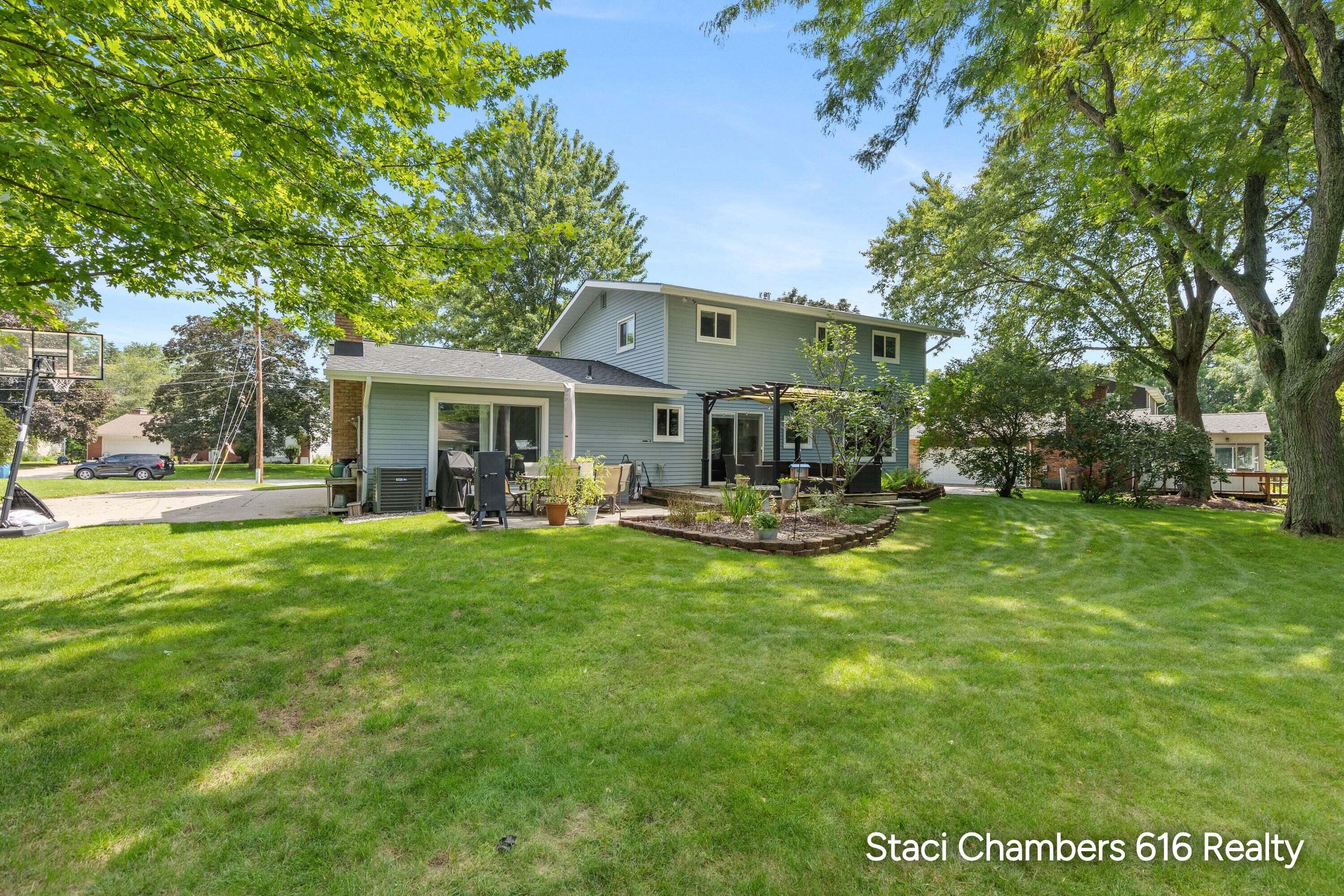 6129 Meadowlark Street NE Rockford MI 49341