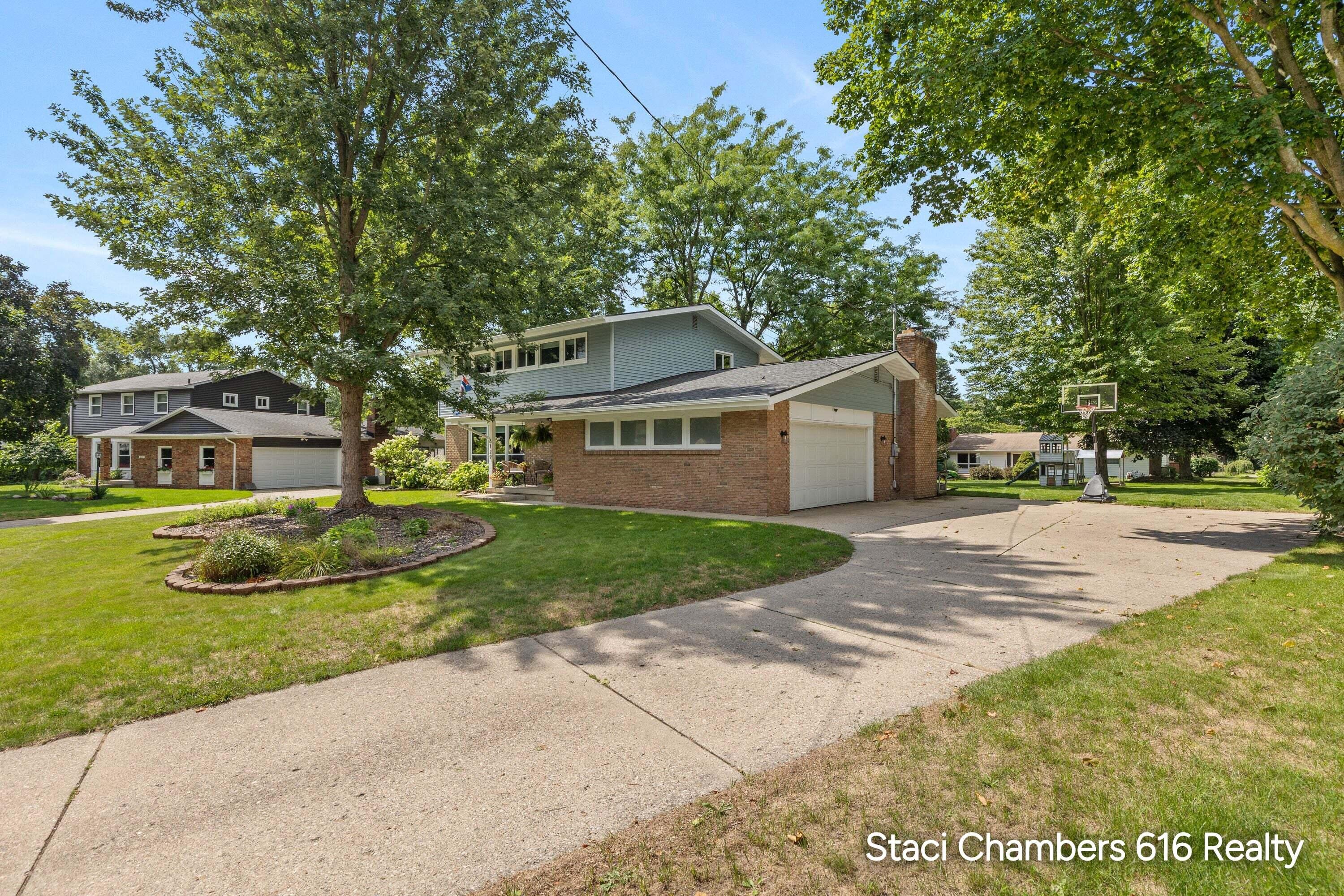 6129 Meadowlark Street NE Rockford MI 49341
