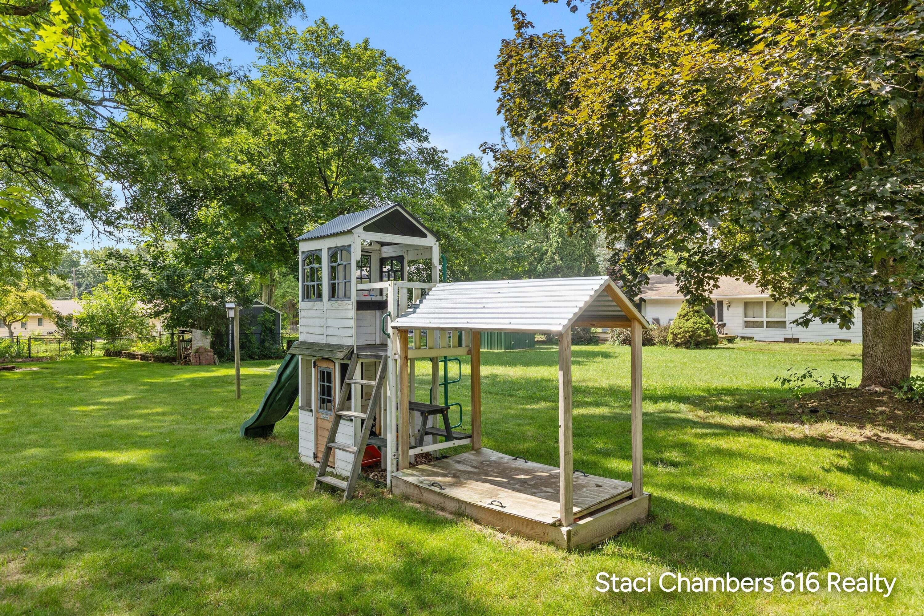 6129 Meadowlark Street NE Rockford MI 49341