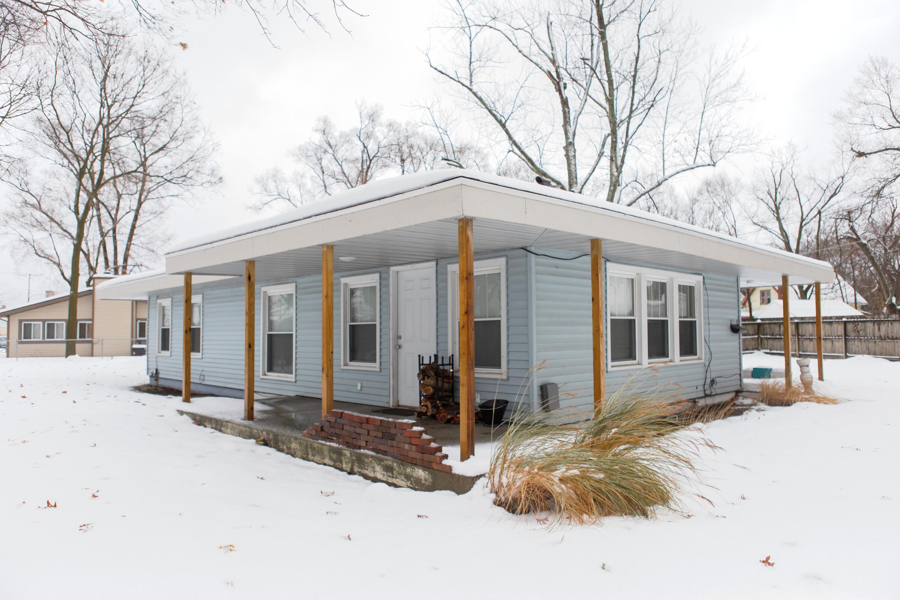 Benton Harbor MI, 298 W Empire Avenue