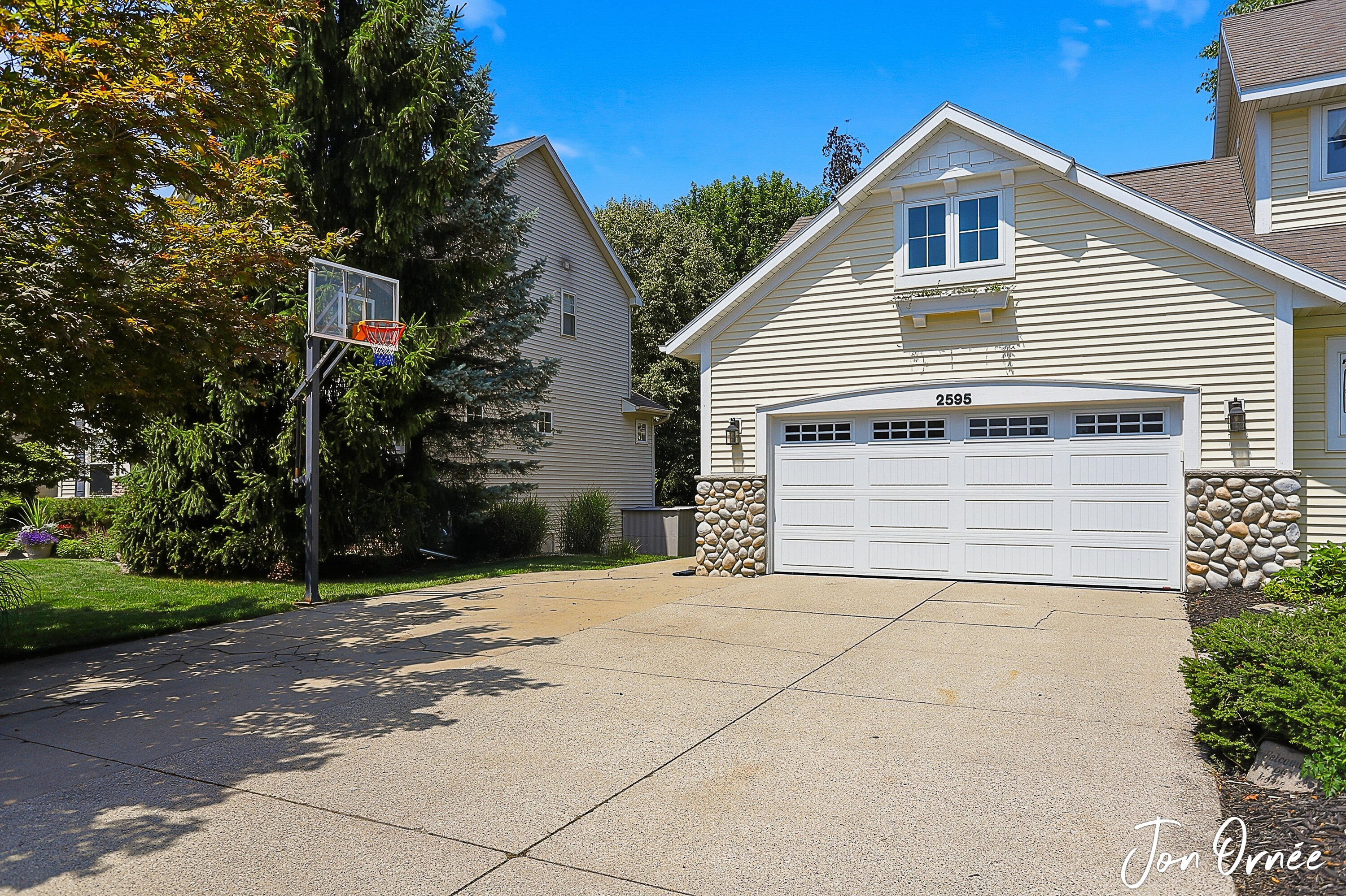 2595 Southplatte Drive SW Byron Center MI 49315