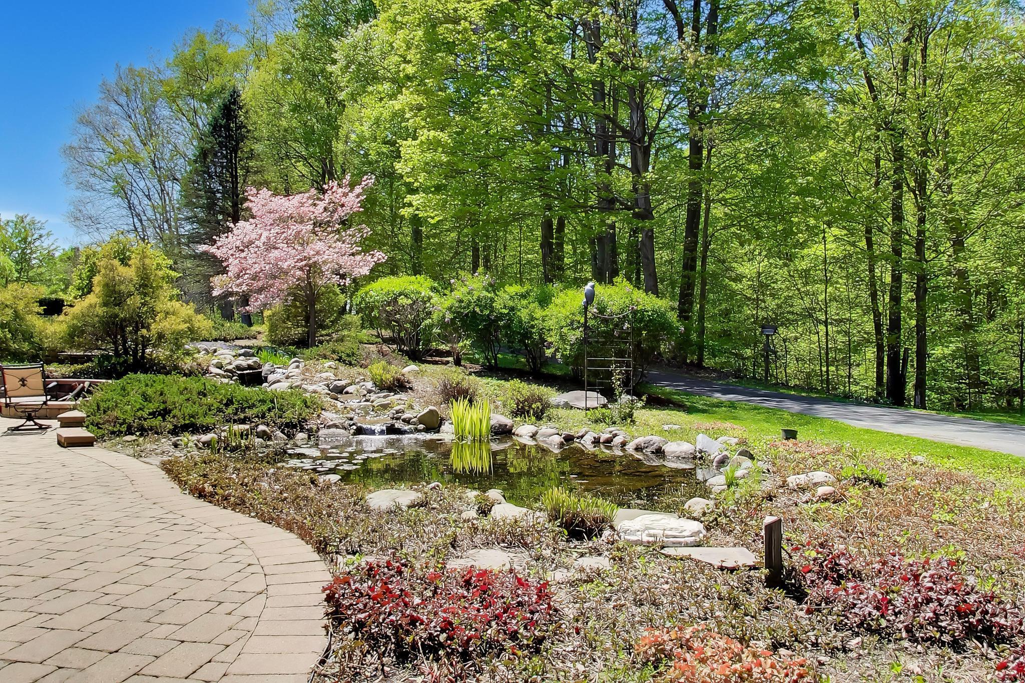5499 Topanga Drive Coloma MI 49038